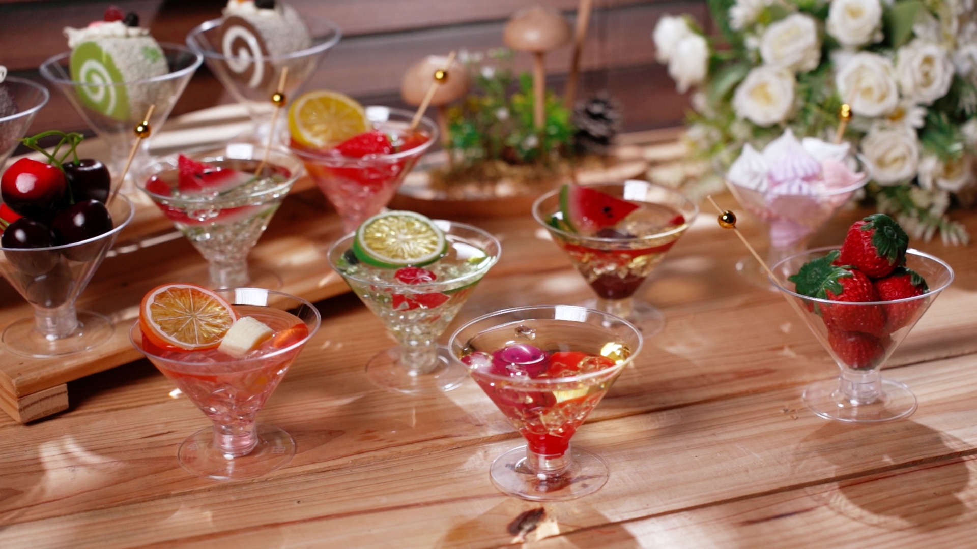 Irenare 100 Clear Plastic Martini Glasses And Cocktail Picks
