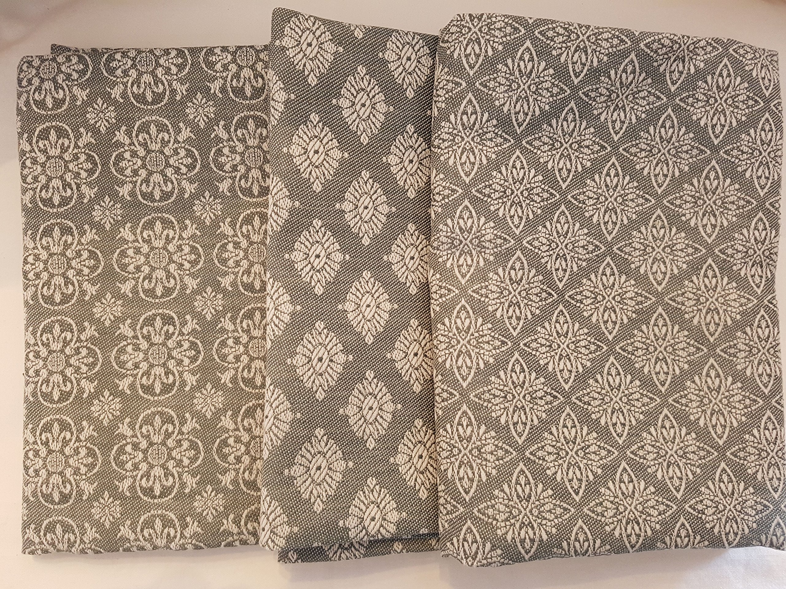 uebelhoer – Set 3 strofinacci – Ornament – Misto Lino – 50% lino, 50% cotone – tessuta 48 x 70 cm – Alloro