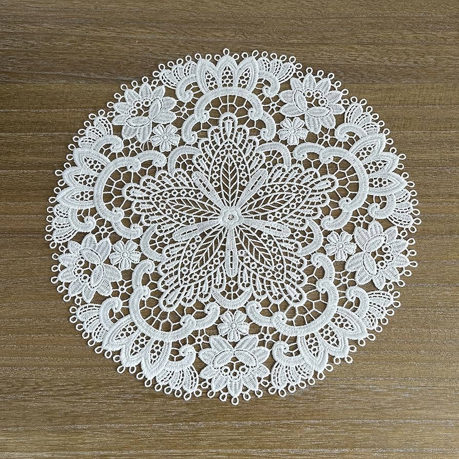 Amazon｜ラウンドレースプレースマット ダイニングテーブル用 2枚