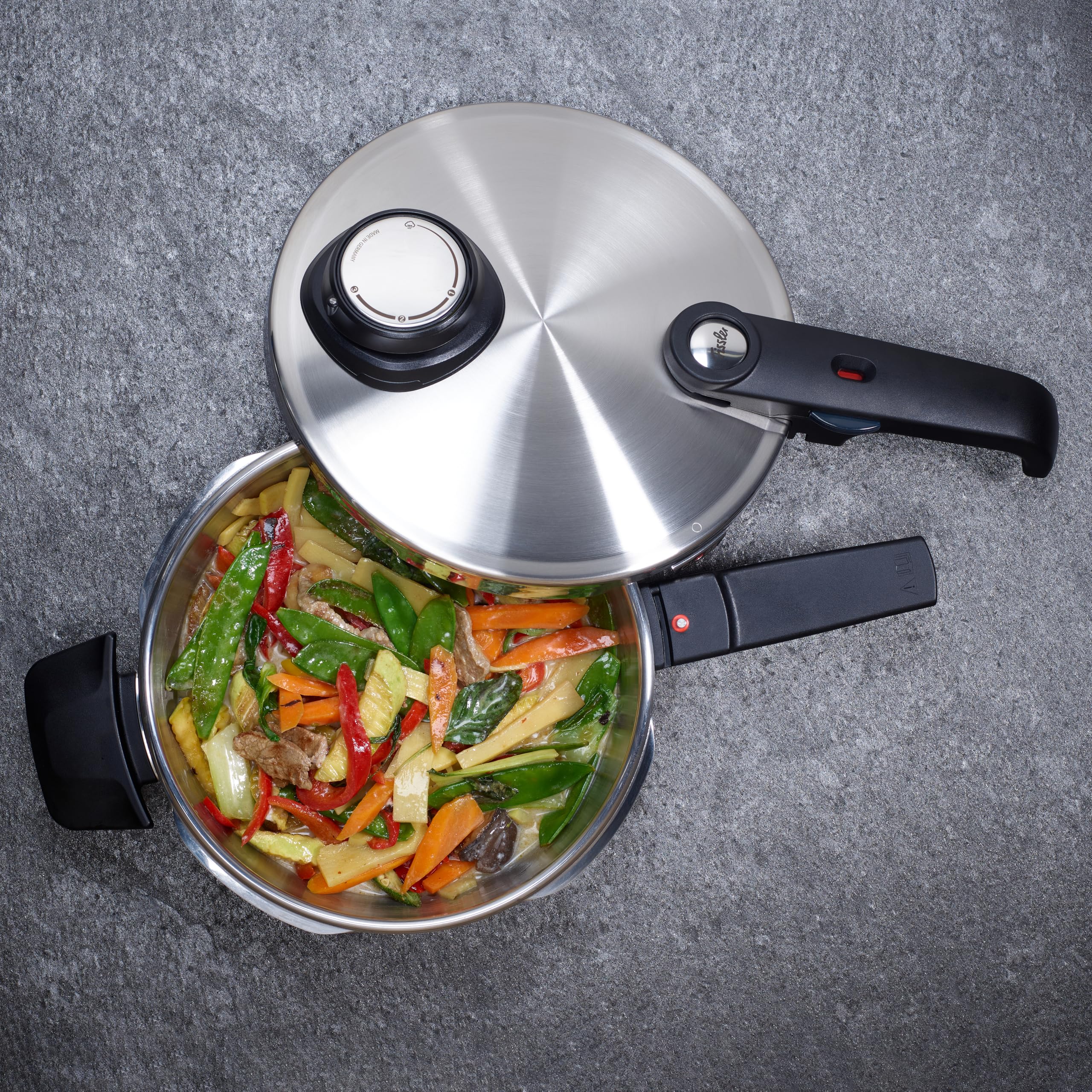 Fissler Vitavit Premium Pentola a pressione in acciaio inox 3.5 L, 22 cm, 4 livelli di cottura, incluso inserto, adatta a fornelli a induzione