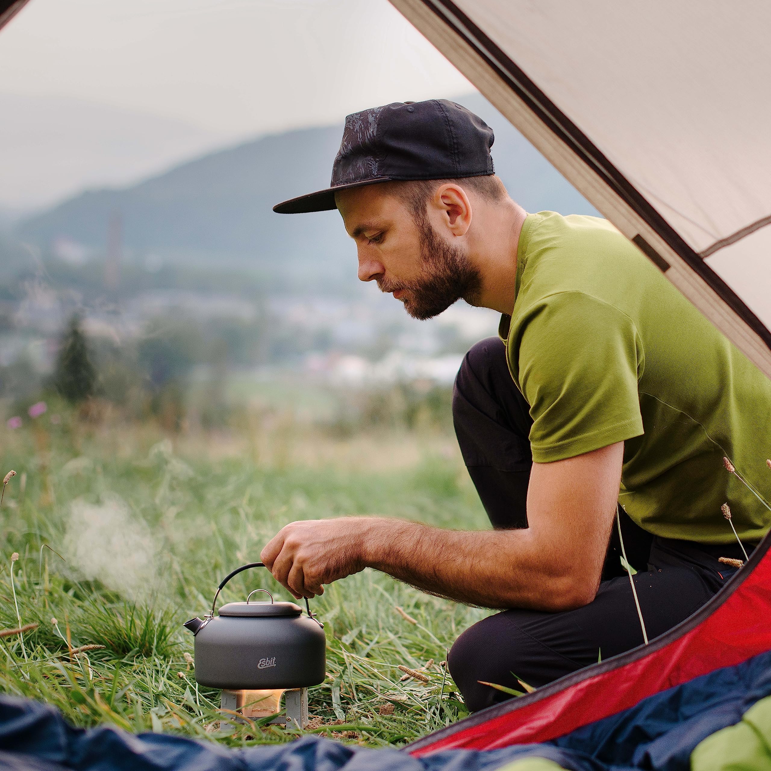 Esbit Wasserkessel - Camping Wasserkocher - 1400 ml Fassungsvermögen - aus hartanodisiertem Aluminium - mit klappbarem Haltegriff