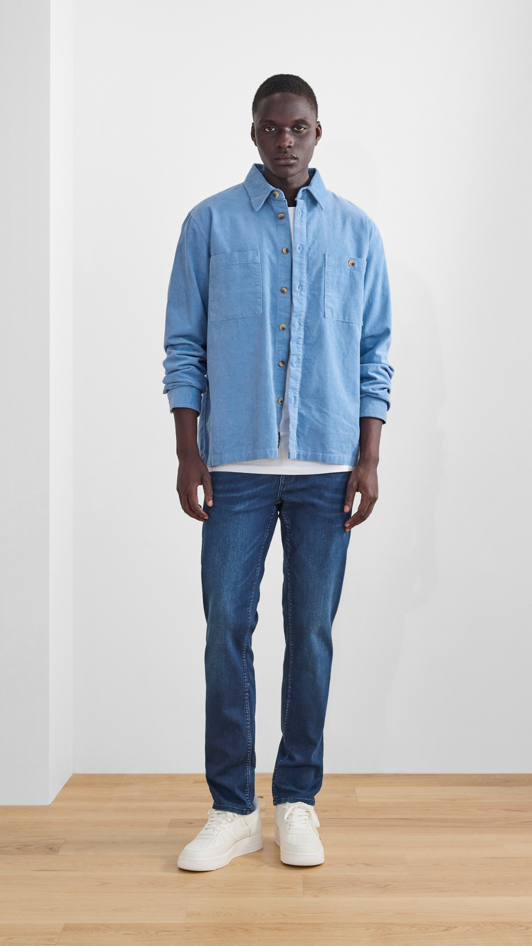 Benzak B-04 Relaxed Tapered Jeans Vintage Indigo Selvedge - De Rode Winkel Benzak B-04 Relaxed Tapered Jeans Vintage Indigo Selvedge - De Rode Winkel