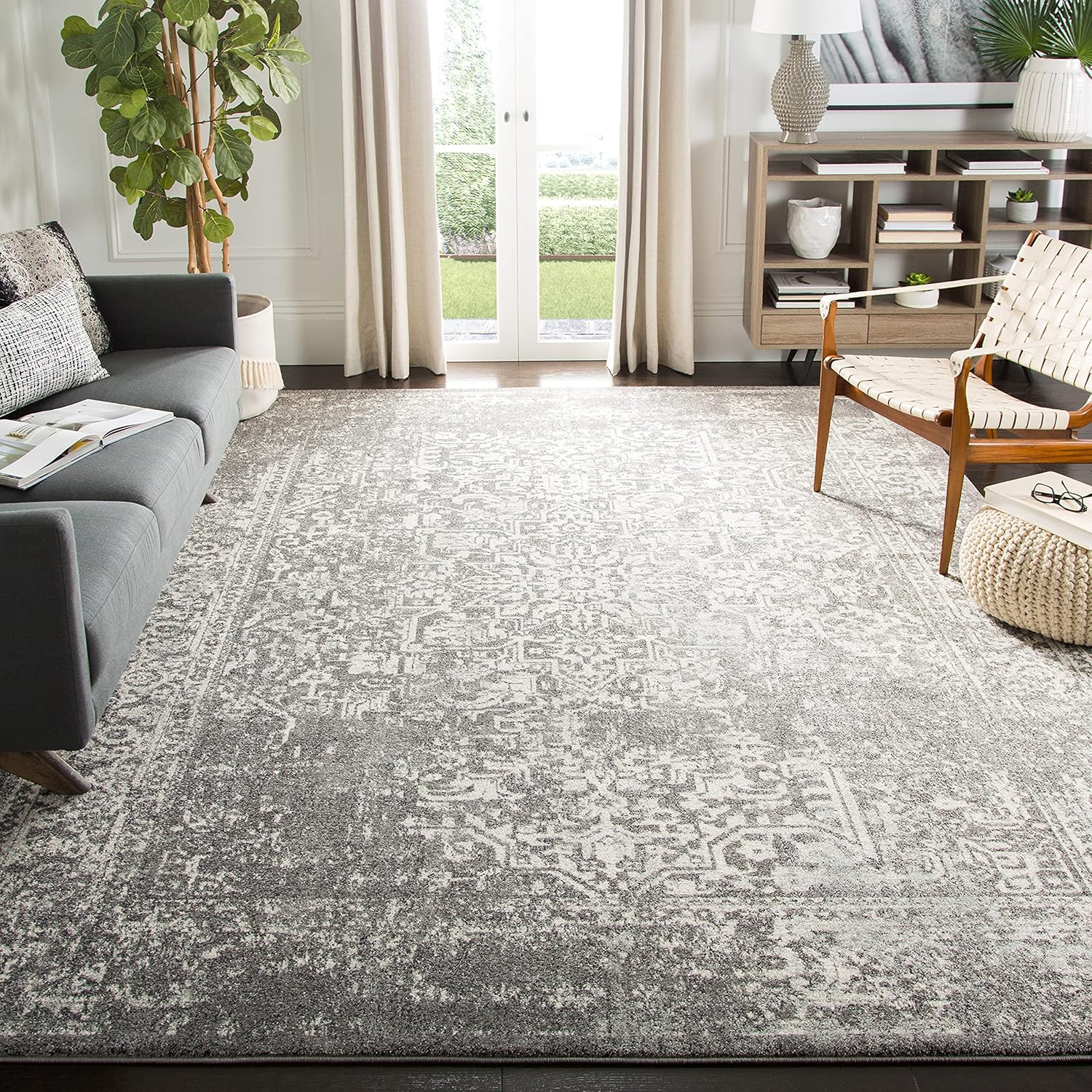 SAFAVIEH Area Rug 9x12 - Evoke Collection - Large - Grey & Ivory, Distressed Design, Non-Shedding & Easy to Clean, Ideal for Living Room, Bedroom, Dining Space (EVK256D)