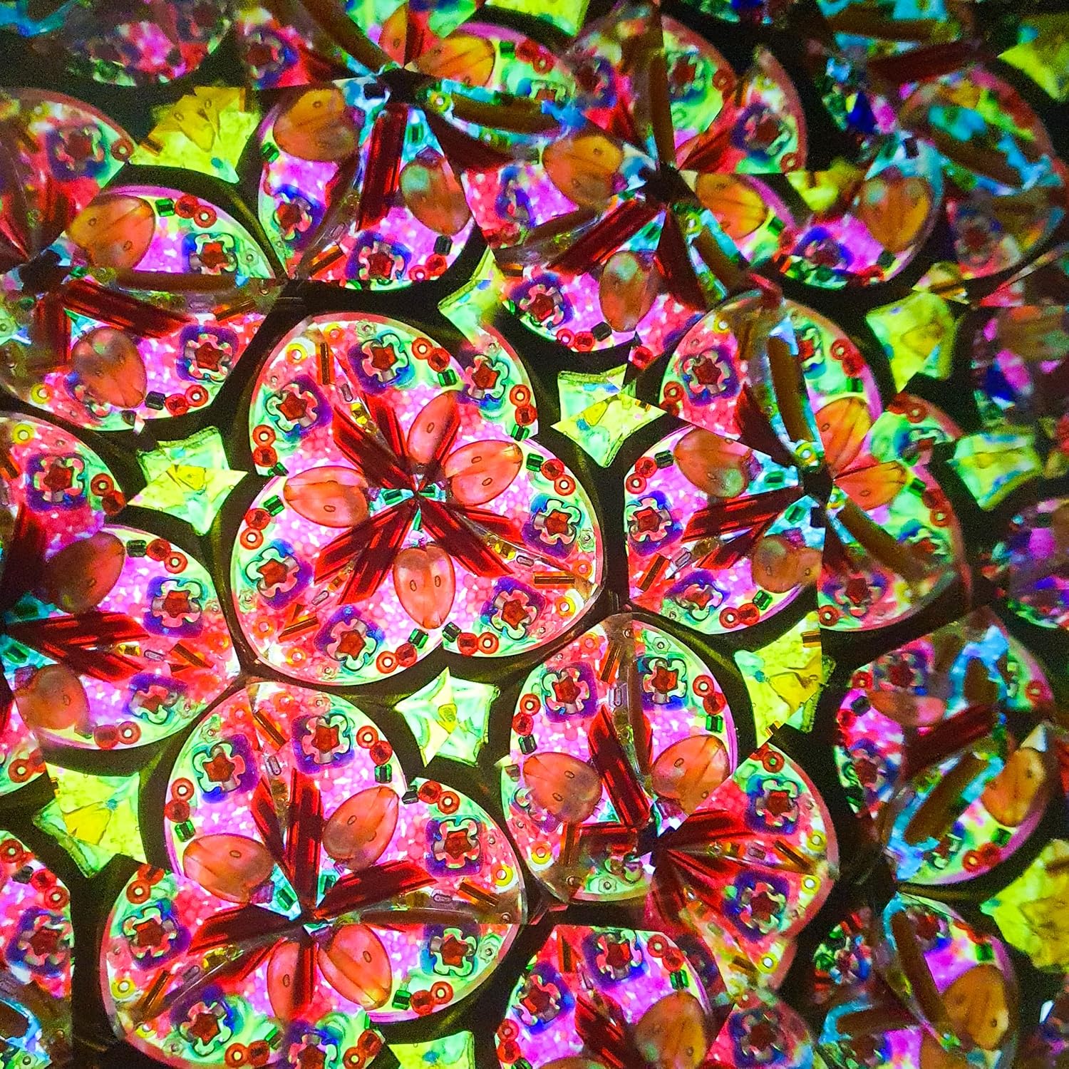 Premium Handcrafted Brass Kaleidoscope - Vintage Aesthetics - Perfect 3D Mirror Lens for Friends, and Family - Ideal Gift for Valentine’s Day and Christmas (Big Heart)