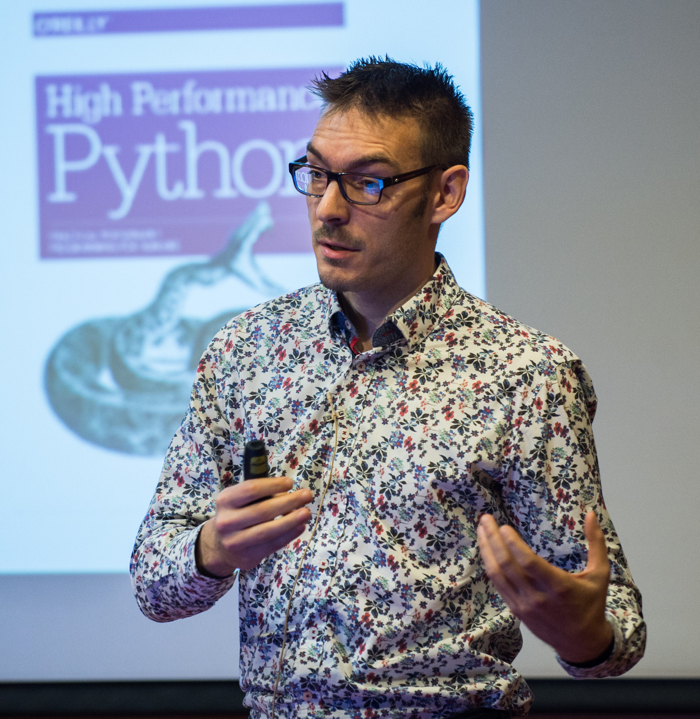 Robust Python: Write Clean and Maintainable Code [ペーパーバック] Viafore， Patrick Robust Python [Book]