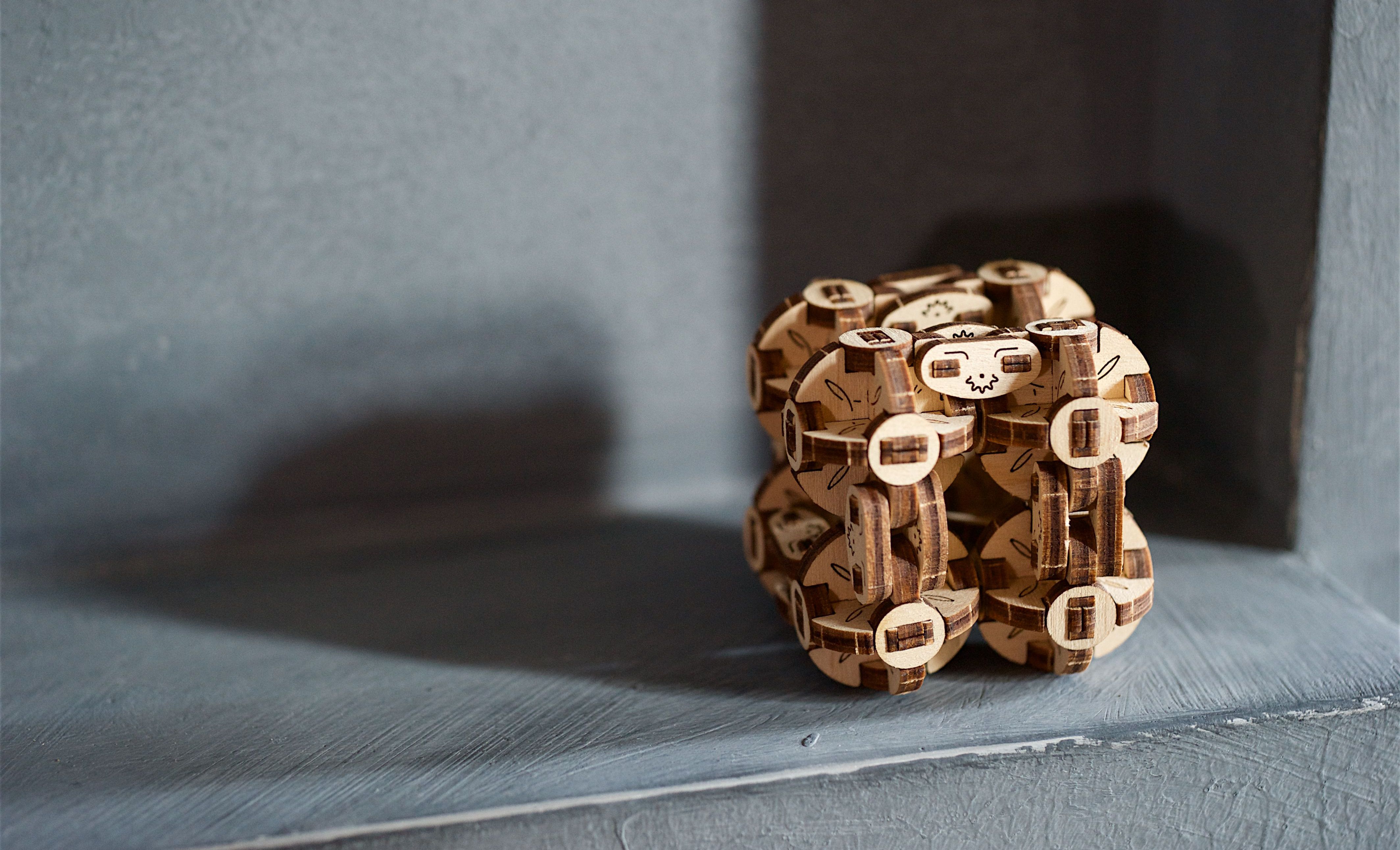 Ugears Flexi-Cubus 2.0 – Puzzle 3D Mécanique – 144 Pièces Bois – Steampunk Transformable – Auto-assemblage Sans Colle – Anti-stress Et Concentration