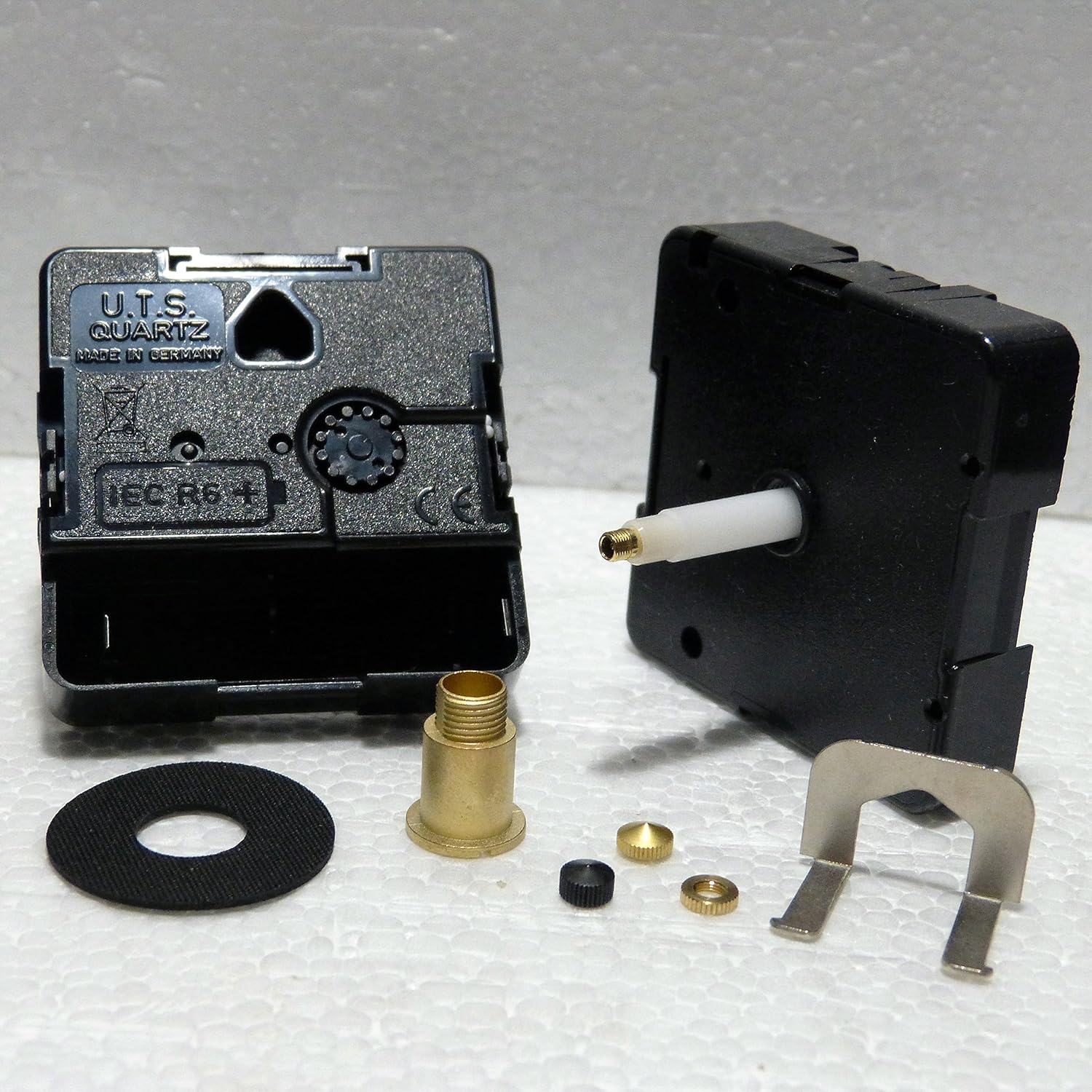 New Replacement UTS Euroshaft Quartz Clock Movement (Shaft Length 26 mm