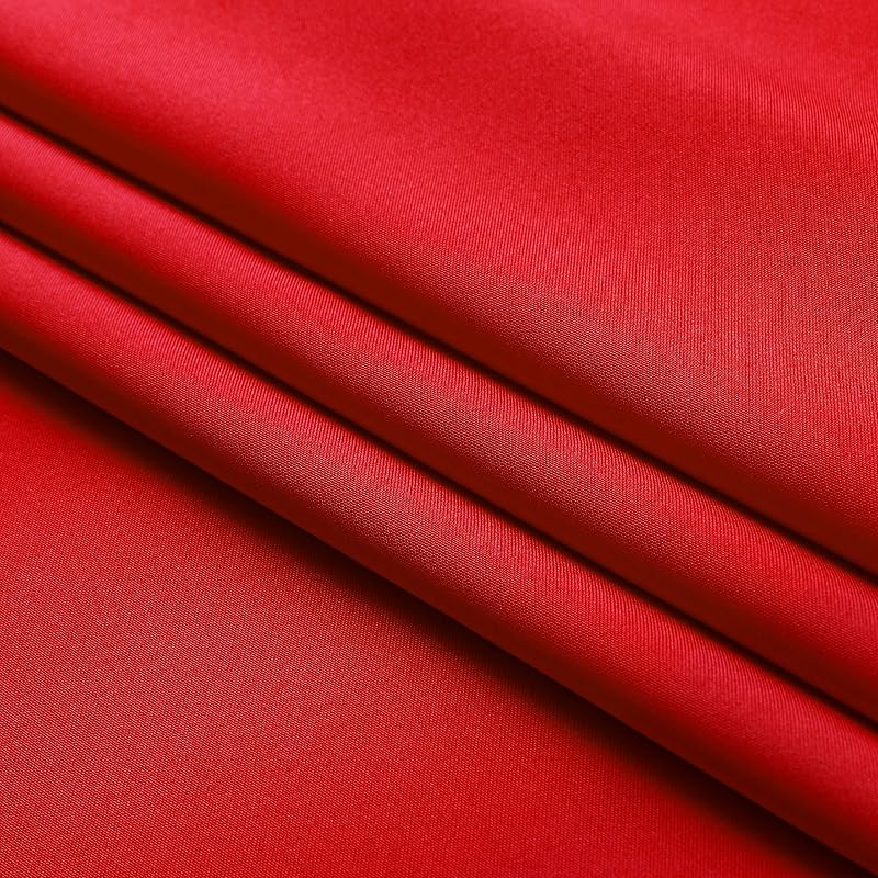 Home Direct Kerek Asztalterítő 140 cm Átmérőjű Piros Poliészter Textil Terítő Könnyen Kezelhető Gyorsan Száradó Asztali Dekoráció