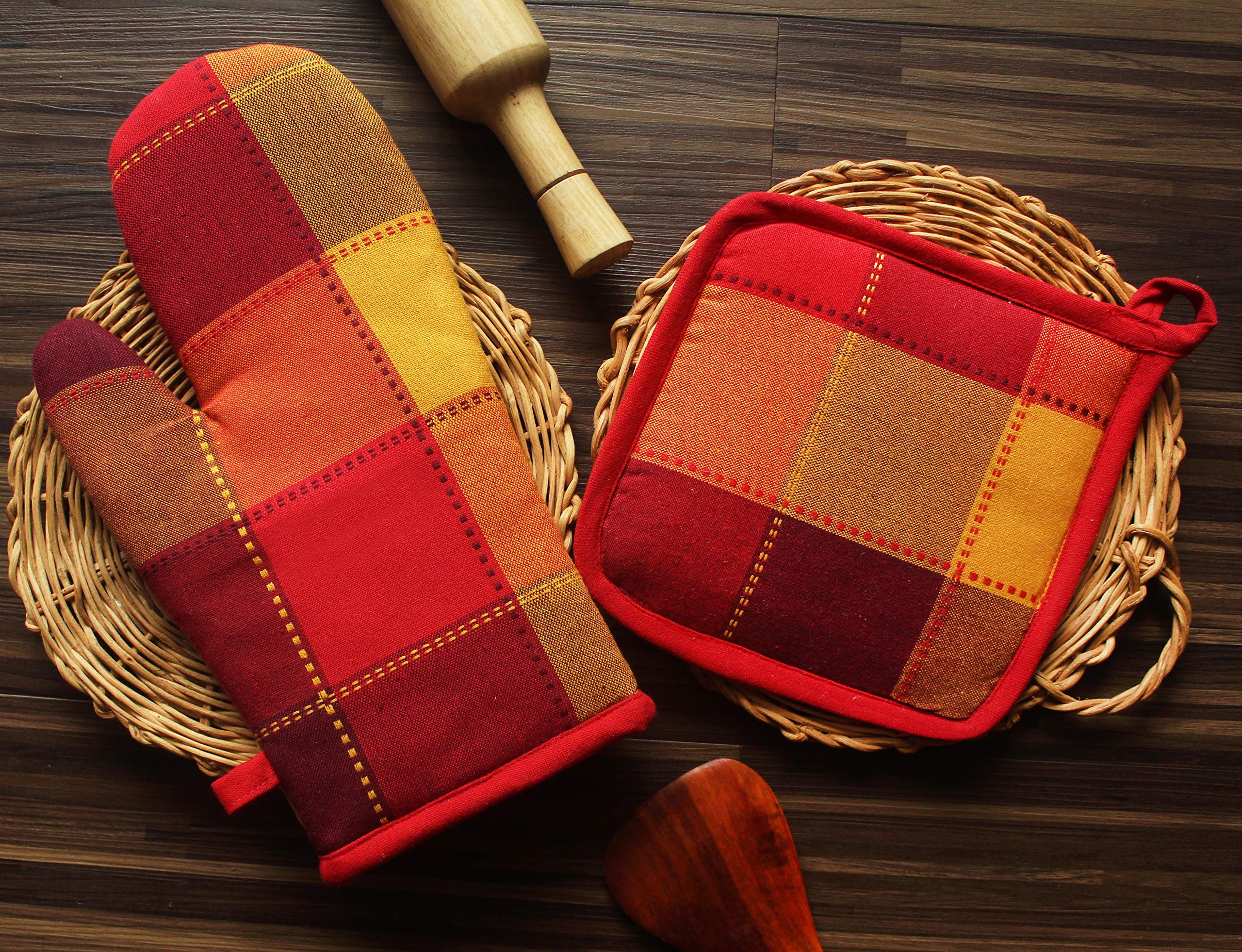 Airwill © Cotton Designer Pattern Heat Resistant Kitchen Linens (1 Oven Mitt & 1 Pot Holder) (Red,Orange)-image-0