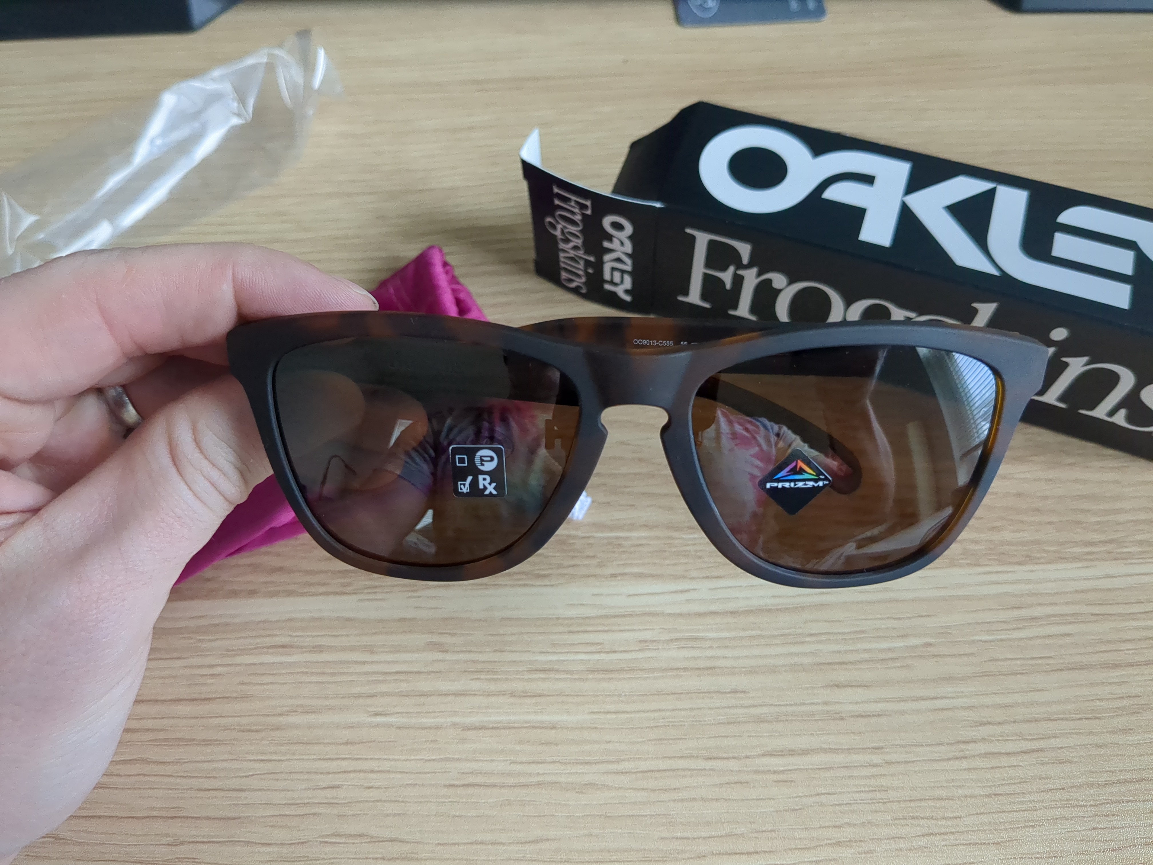 Watch Unboxing Oakley Frogskins - Matte Tortoise/Prism Tungsten on