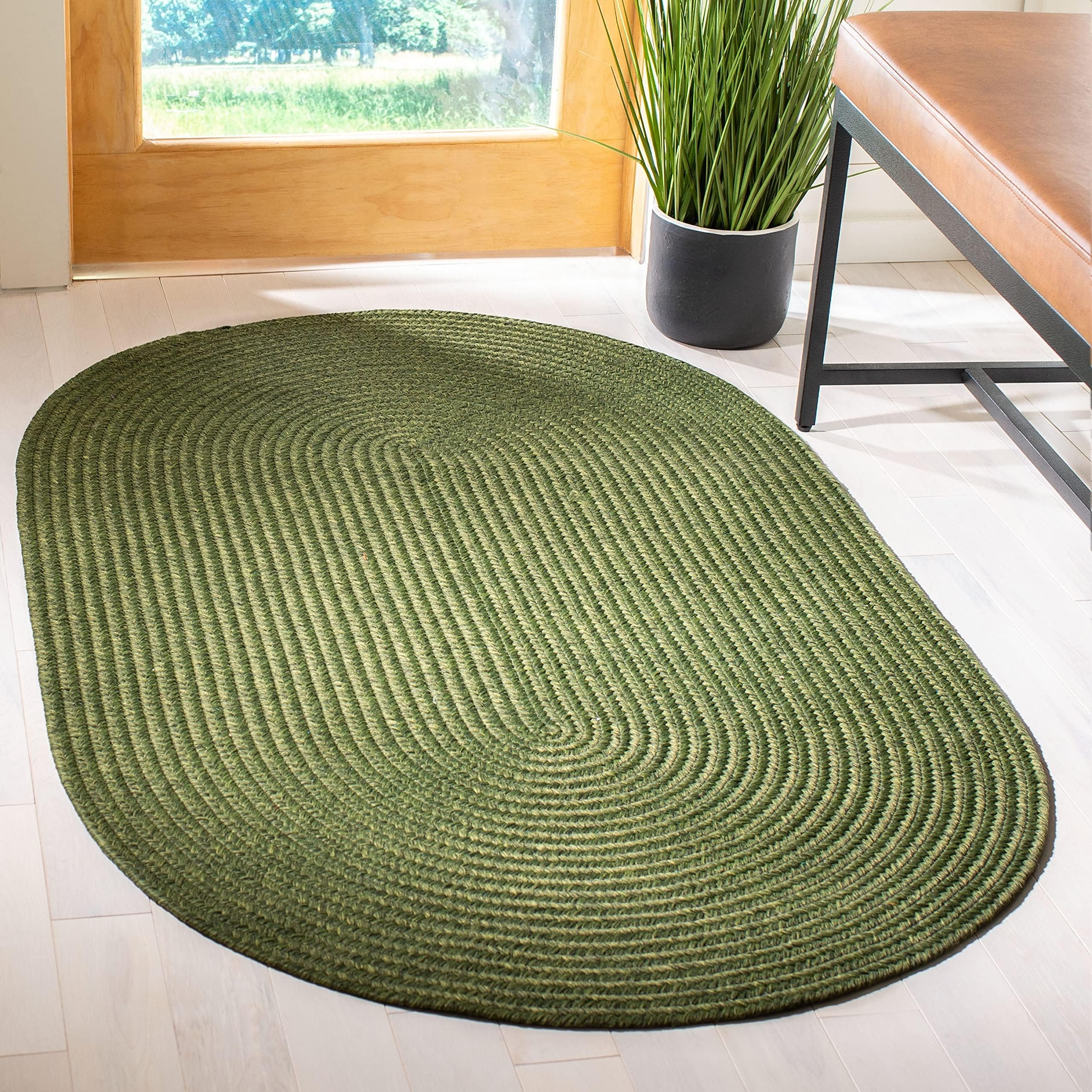 SAFAVIEH Washable Rug Outdoor Braided Collection - 3' x 5' Oval, Green, Handmade & Reversible, Non-Shedding & Easy to Clean, Ideal for Patio, Backyard, Mudroom (BRD315A)