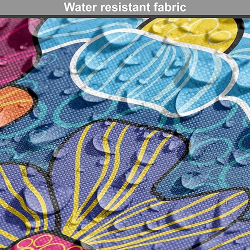 Vista 451 de Lunarable The Yard, tela azul real de The Yard, patrón de cerámica inspirado en el Medio Oriente estilo marroquí, estampado oriental, tela de satén