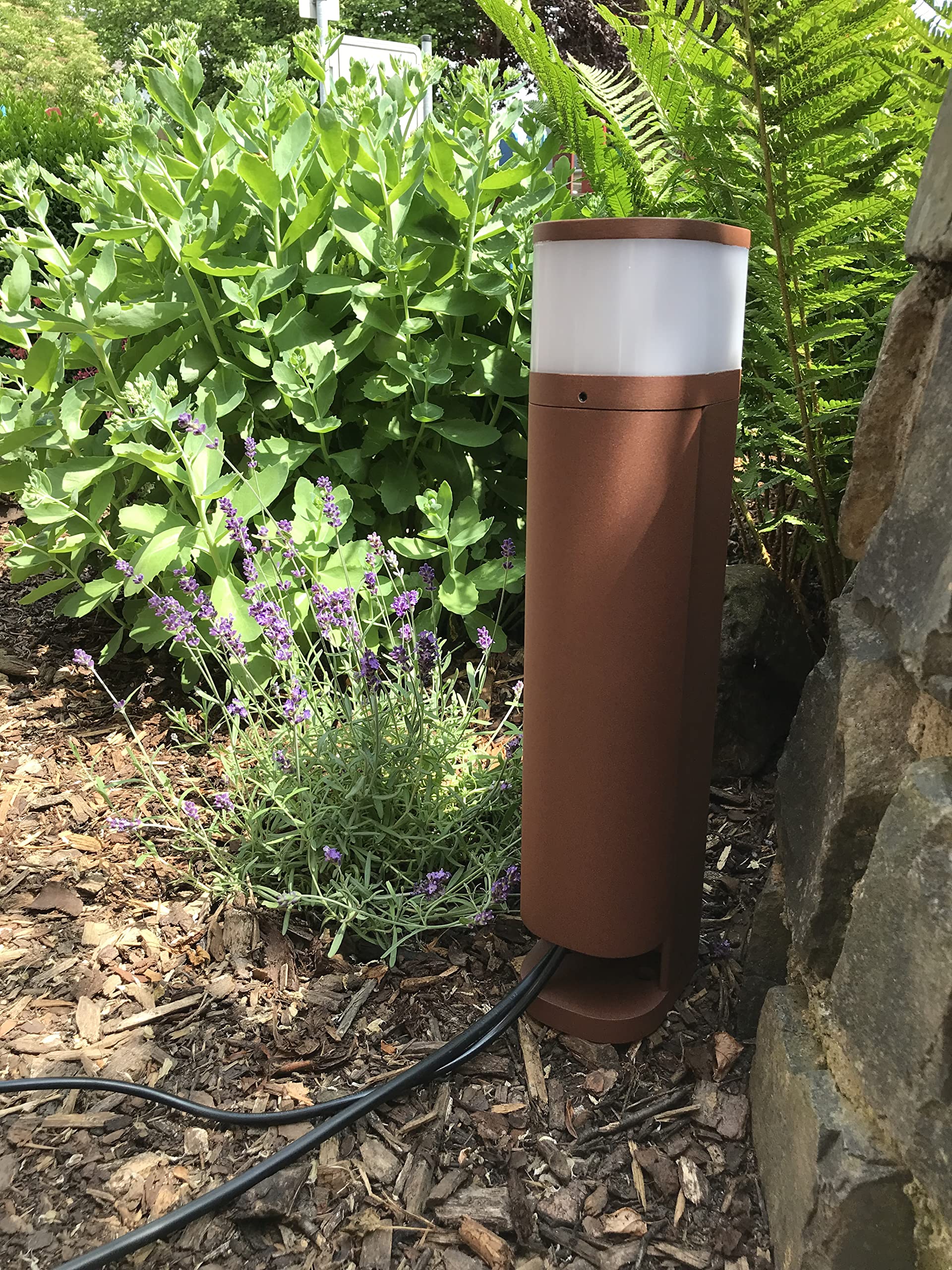 BOLD Volo Garten-Leuchte mit 2 Steckdosen - IP44 Pollerleuchte Rostfarben | Wetterfeste Aussensteckdose mit 470lm G9 Licht, 45 cm Aluguss Säule, ideal für Wegeleuchte und Gartenstrom Anschluss