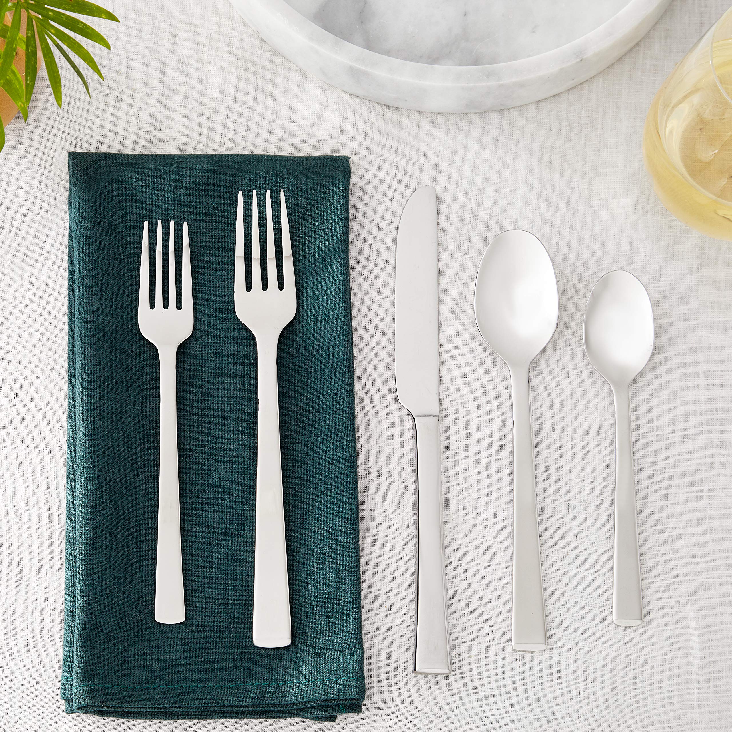 Mikasa Childs パーチメント オーバルディッシュS Amazon.com: Mikasa 5204880 Oliver 20-Piece 18/10 Stainless