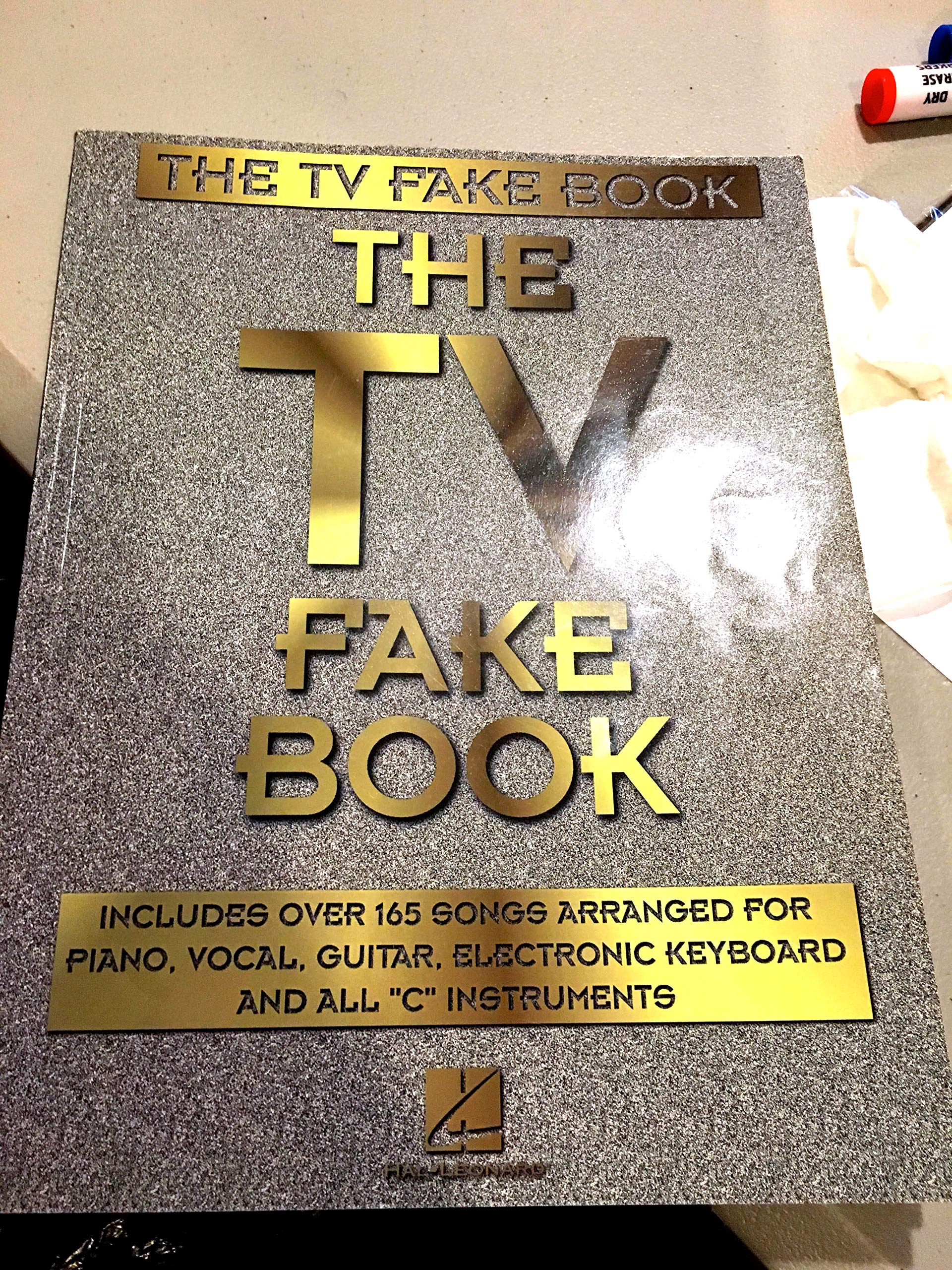 The TV Fake Book: A Collection of 200 Hit Songs and Themes, 2nd Edition