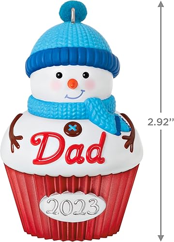 Miniatura 5 de Hallmark Keepsake Christmas Ornament 2023, Dad Cupcake, Family Gifts Papá Muñeco de nieve Cup,Magdalena de muñeco de nieve,Magdalena mamá muñeco