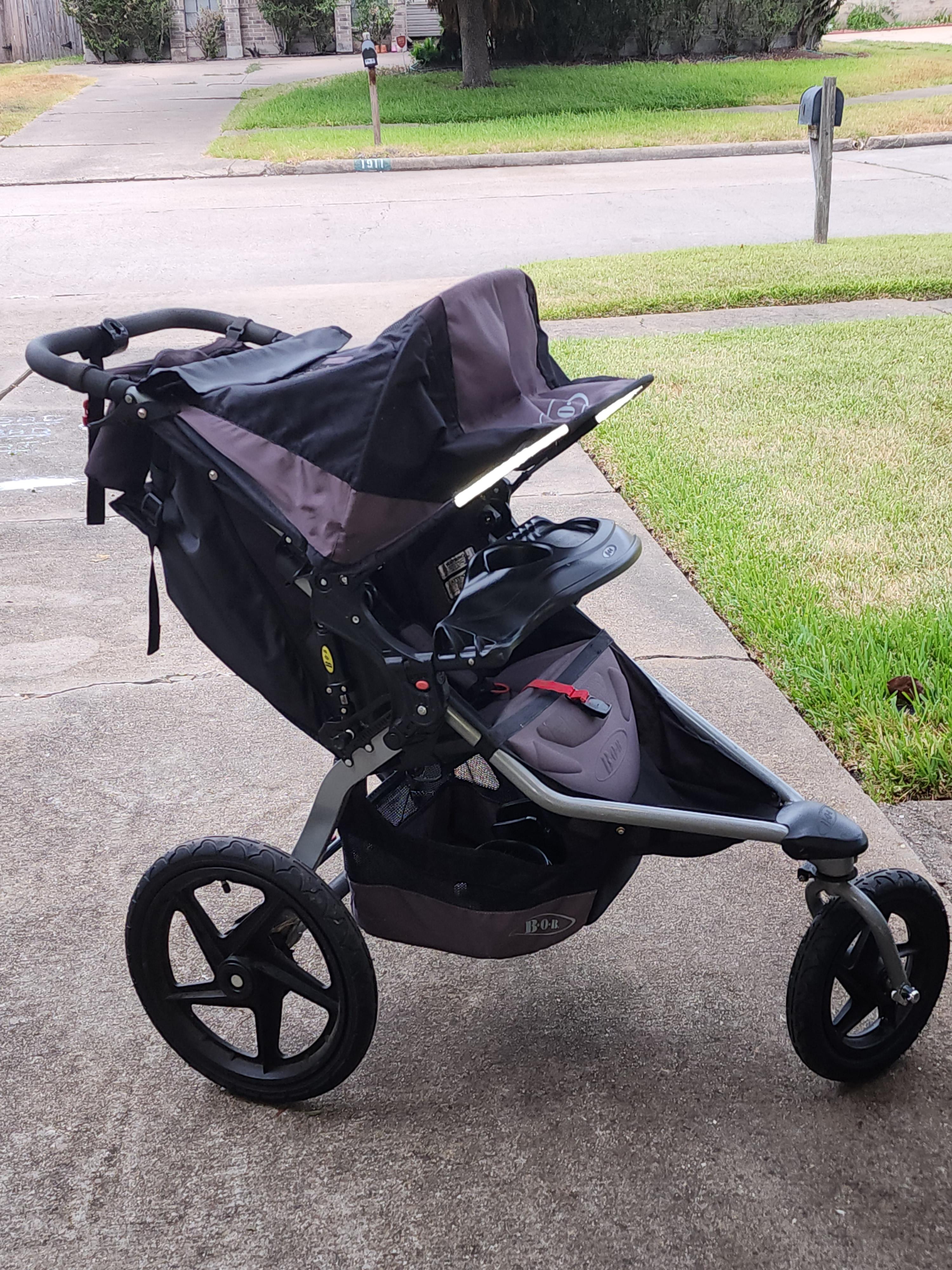 Watch BOB Revolution Jogging Stroller Review