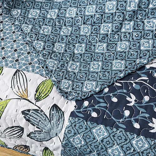 Miniatura 5 de SLPR Pacific Coast - Juego de edredón de 3 piezas, tamaño Queen con 2 fundas, colcha acolchada ligera, diseño de retazos florales azules y blancos,