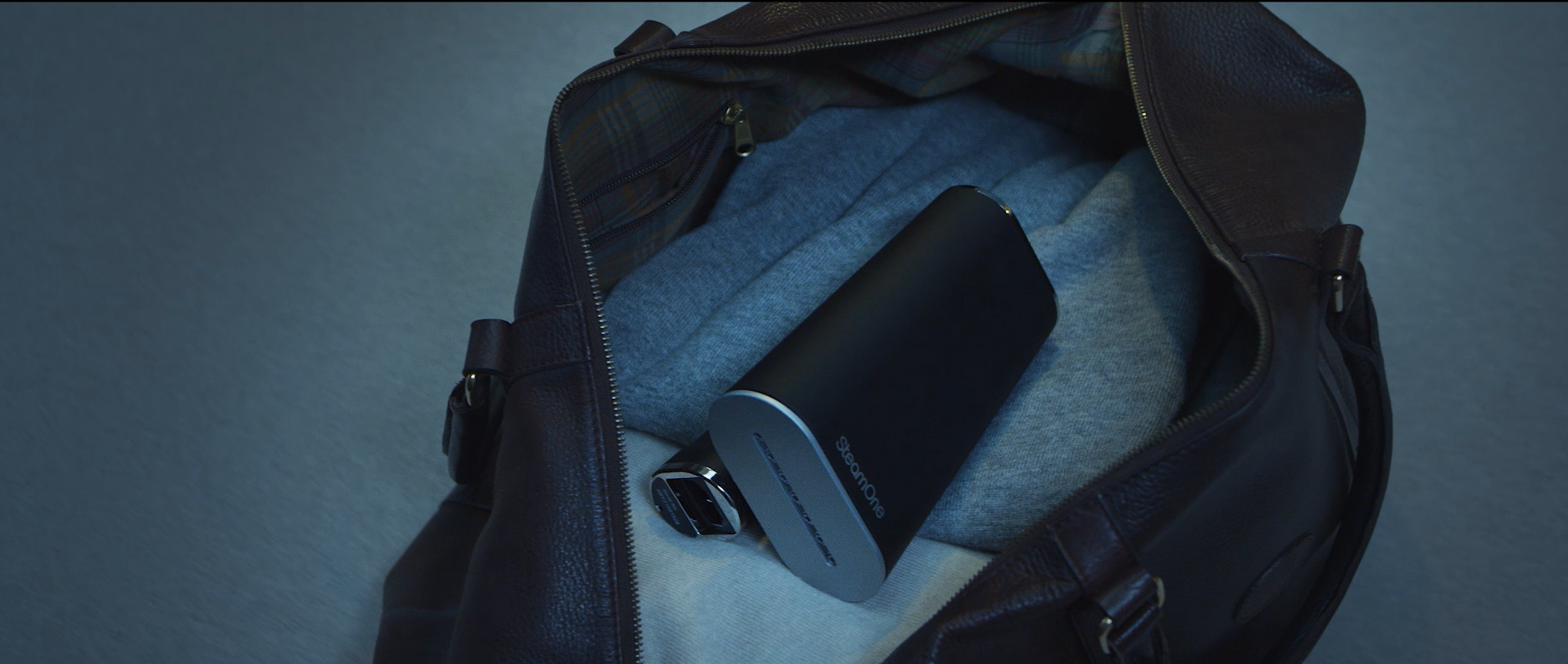 Amazon | スチームワン(SteamOne) 衣類スチーマー FOLDABLE フォルダ 