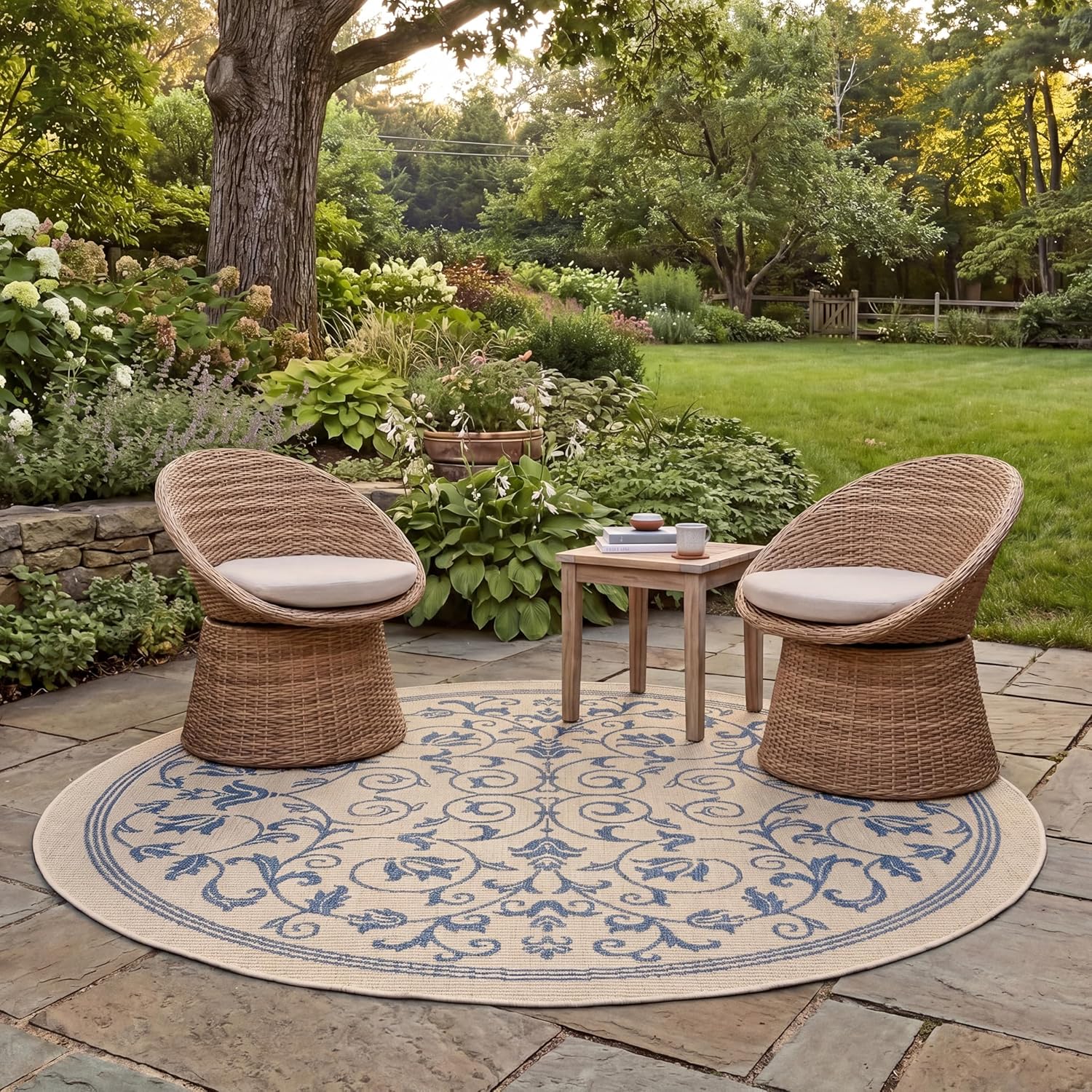 SAFAVIEH Washable Rug Outdoor Courtyard Collection - 5'3" Round, Natural & Blue, Non-Shedding & Easy Cleaning, Ideal for Patio, Backyard, Mudroom (CY2098-3101)