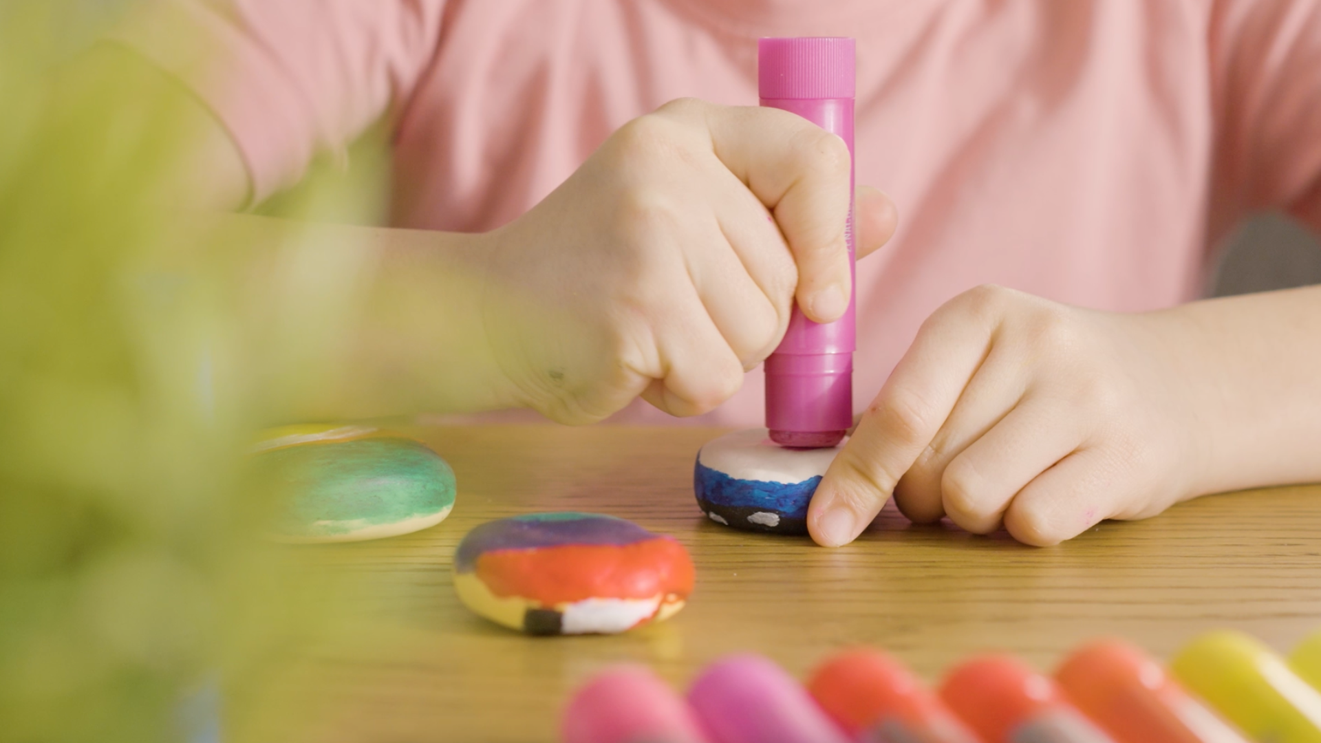 Shuttle Art Bâtons De Peinture Tempera Pour Enfants, 30 Couleurs Avec 1 Bloc à Dessin, Bâtons De Peinture Gouache Tempera Lavables Pour Enfants, Séchage Rapide, Fonctionne Parfaitement Sur Le Papier