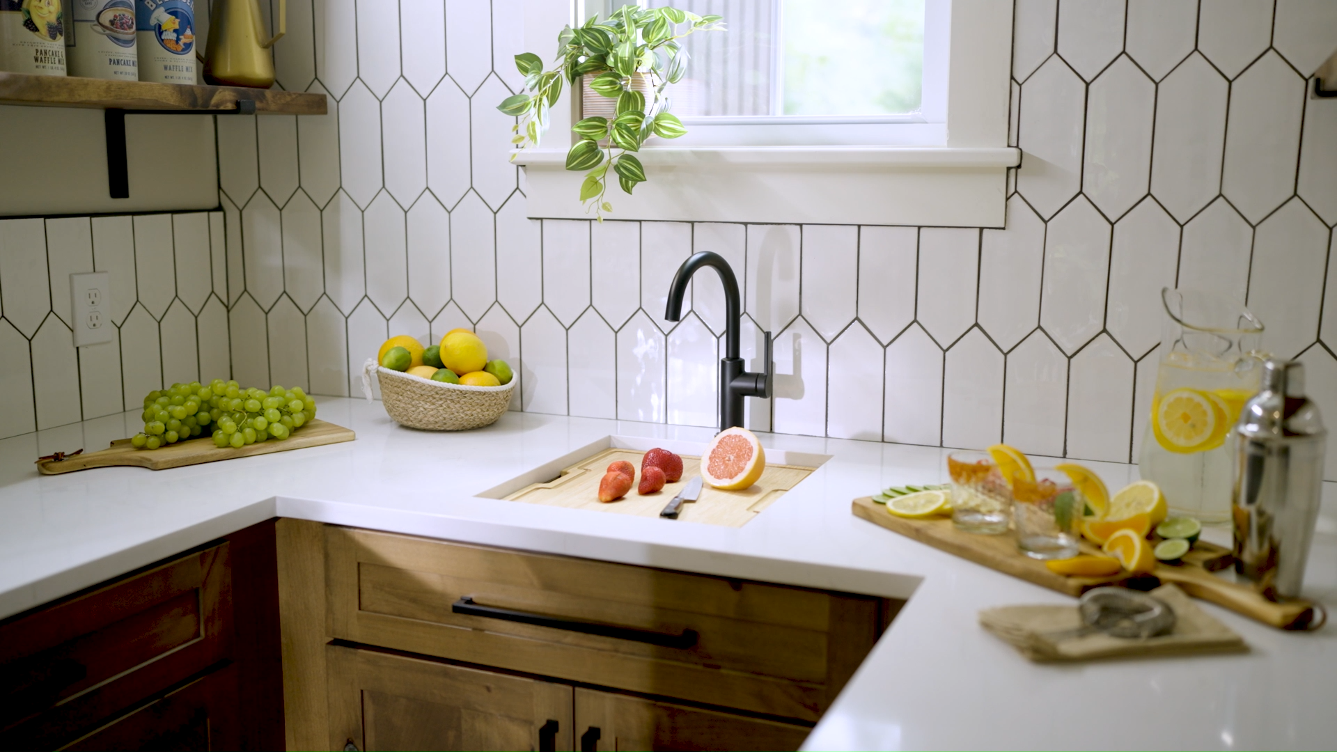 KRAUS Oletto Single Handle Kitchen Bar Faucet in Matte Black, KPF