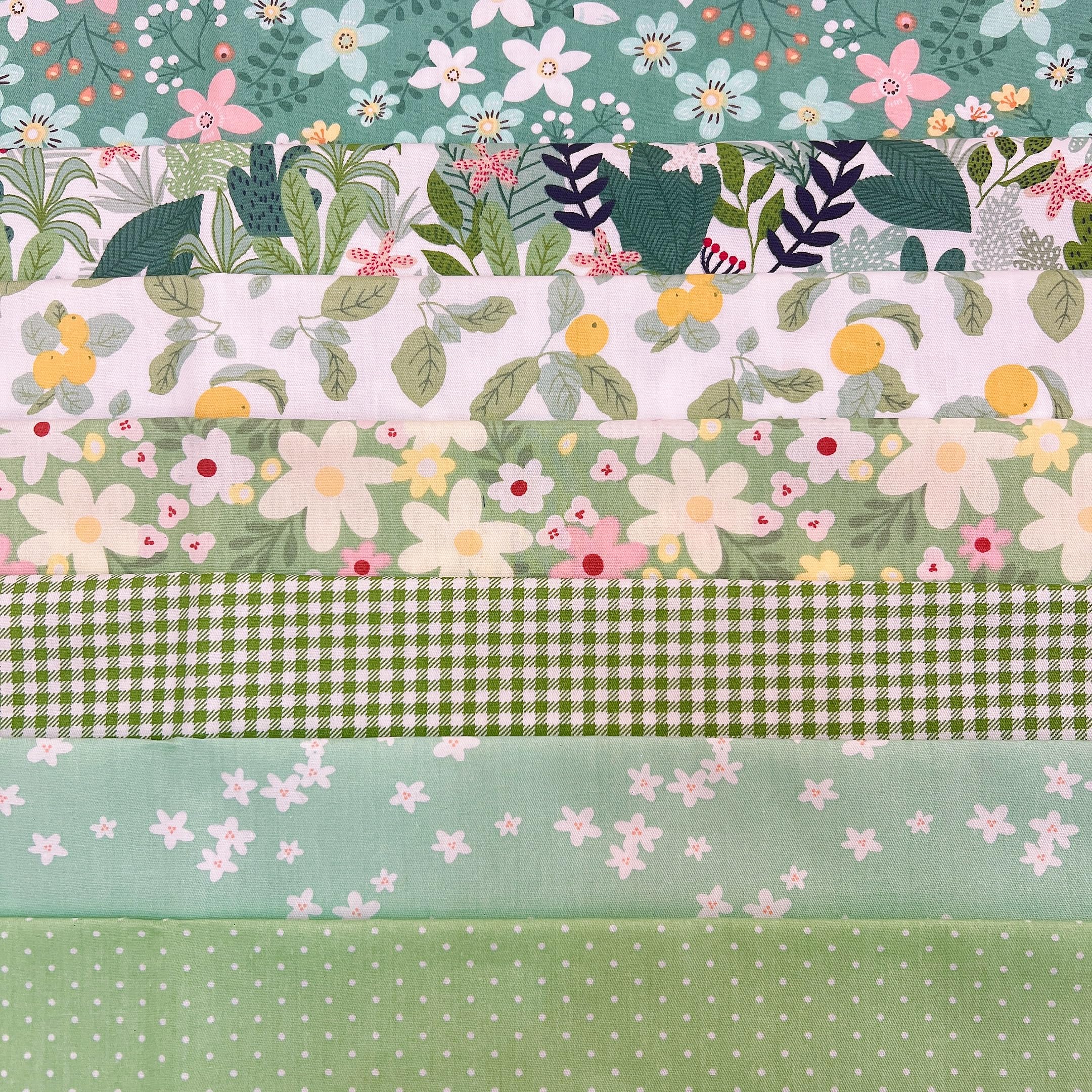 Cotton Fabric DIY Making Supplies Quilting Patchwork Fabric Fat Quarter Bundles DIY for Quilting Cotton Patchwork Cushions (Small Green Flowers, 20" x 20")