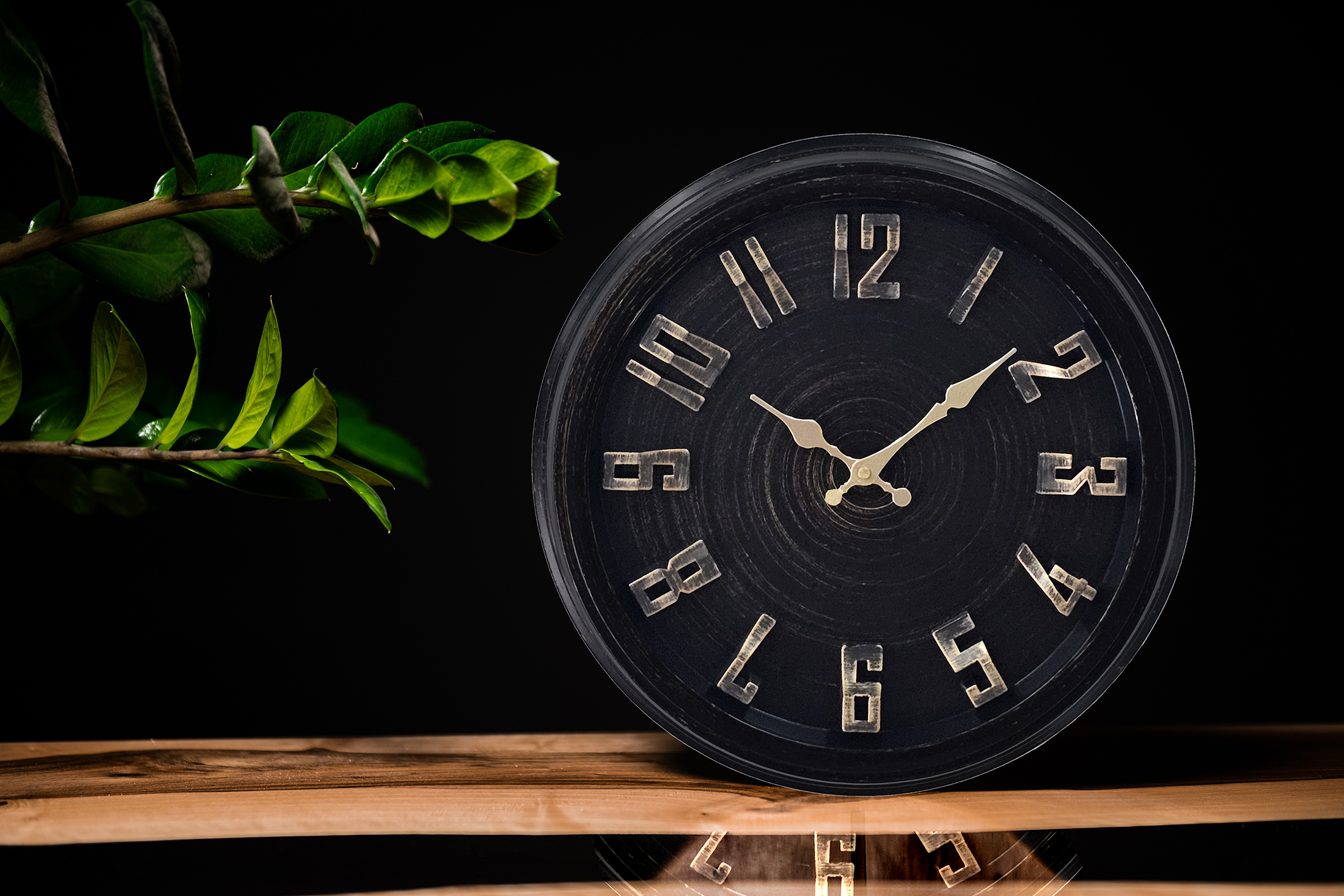 Boltze Wanduhr Yella – Retro-Design, 40 Cm, Weiß, Mit Römischen Ziffern