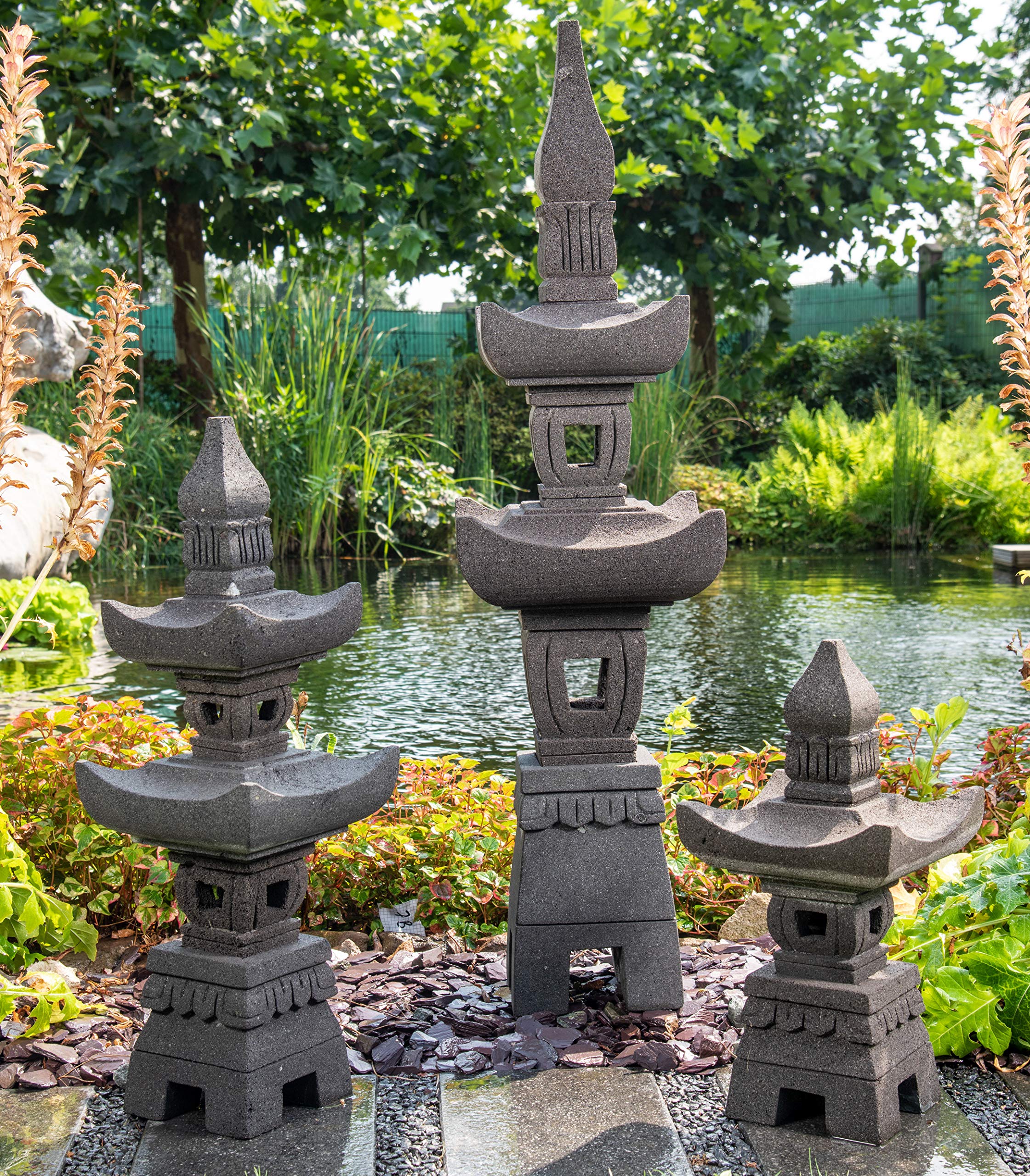 IDYL Sculpture en pierre de lave Pagoda Hauteur : 55 cm Fabriquée à la main Sculpture de jardin élégante en pierre naturelle Décoration de jardin asiatique Convient pour bougie chauffeplat