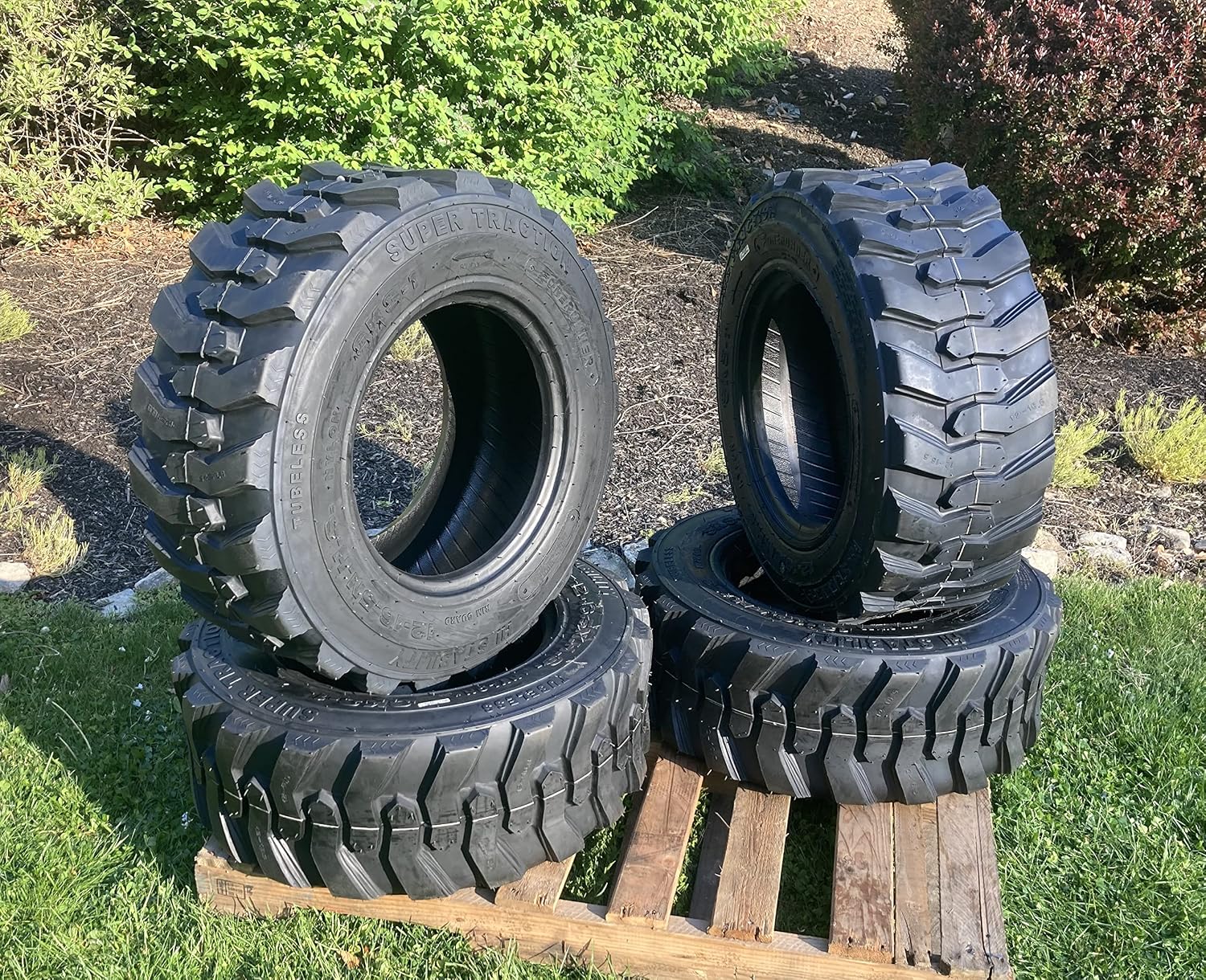 Set of 4-12-16.5 Forerunner SKS-1 Skid Steer Tires -14 PLY-12X16.5