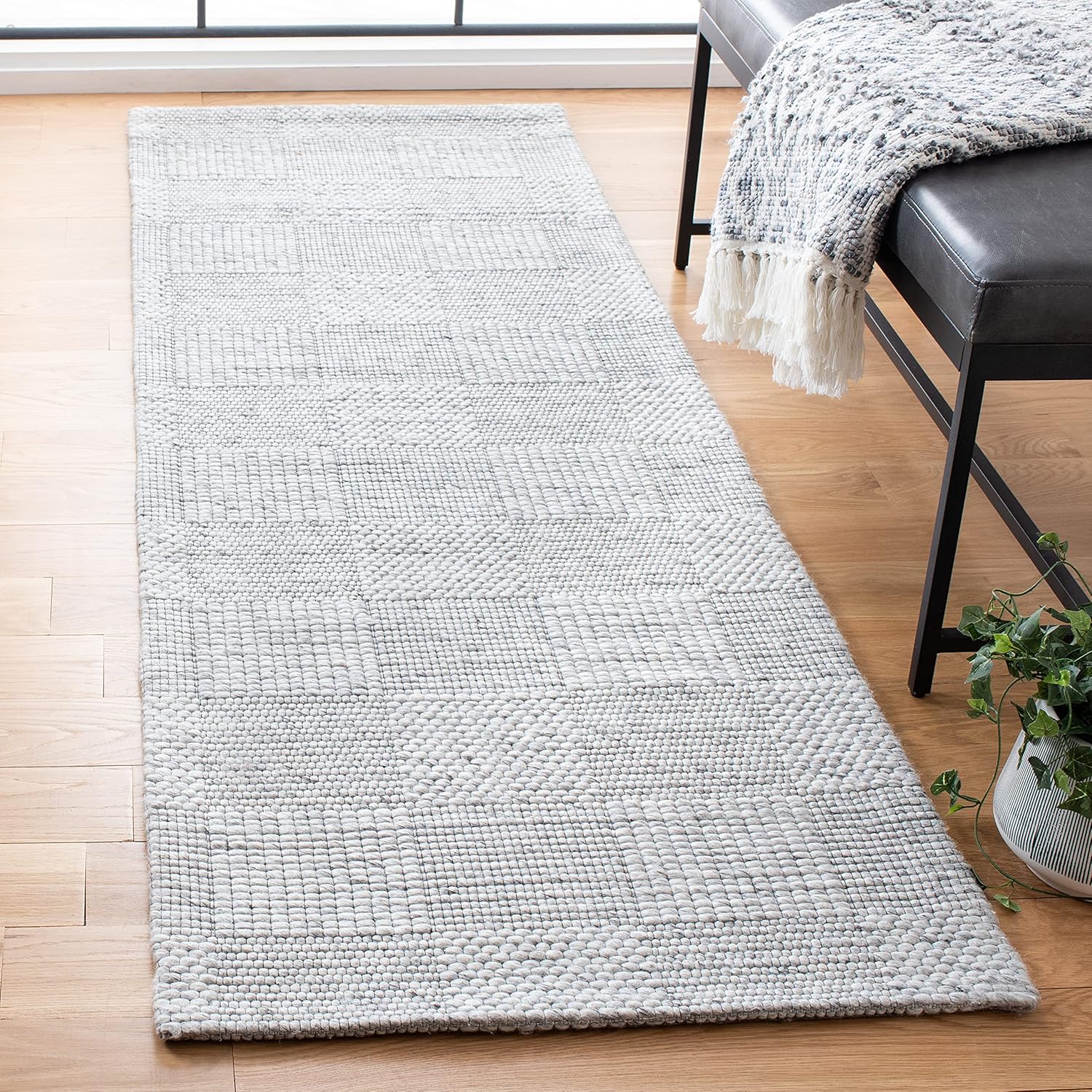 SAFAVIEH Marbella Collection Runner Rug - 2'3" x 8', Light Grey, Handmade Wool, Ideal for High Traffic Areas in Living Room, Bedroom (MRB393F)