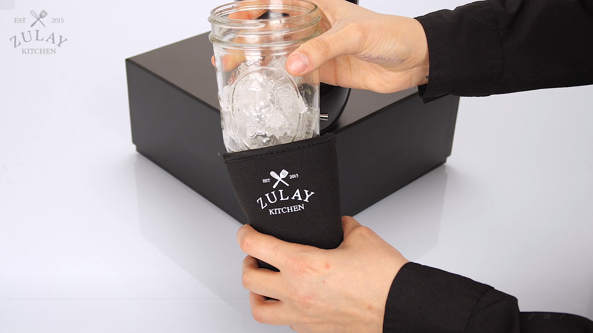Amazon.com: Zulay (22oz to 24oz) Reusable Iced Coffee Sleeve