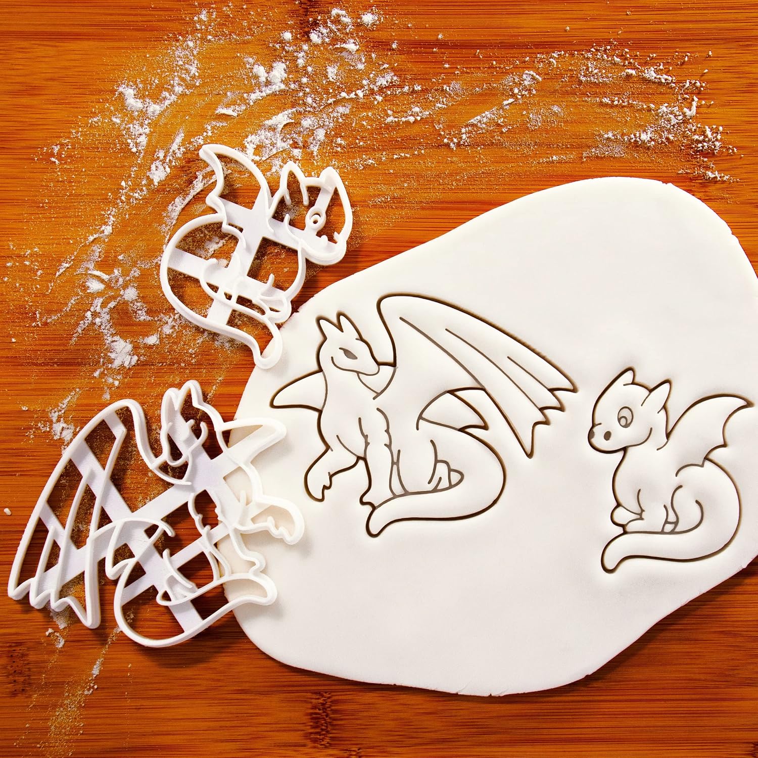 Set of 2 Dragon cookie cutters (Designs: Adult Dragon and Baby Dragon), 2 pieces - Bakerlogy