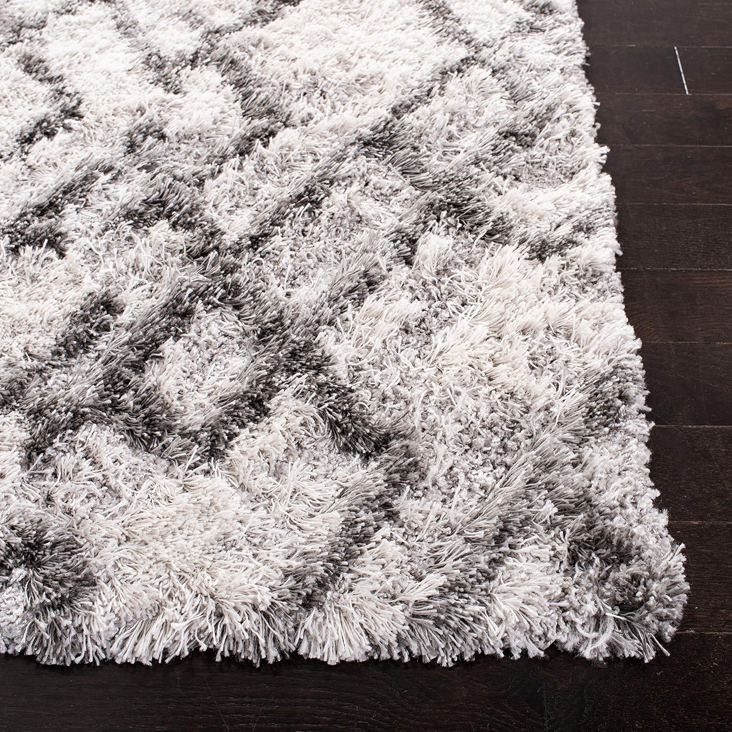 SAFAVIEH Horizon Shag Collection Accent Rug - 2' x 3', Grey & Ivory, Non-Shedding & Easy Care, 2-inch Thick Ideal for High Traffic Areas in Entryway, Living Room, Bedroom (HZN894F)