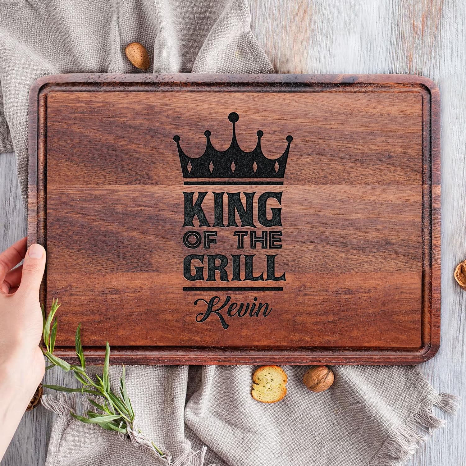 Personalized Cutting Board Gift for Men, Fathers Grilling Gifts for Christmas, Dad, Grandpa, Husband, Son, King of the Grill Cutting Board Gift for Papa, Birthday