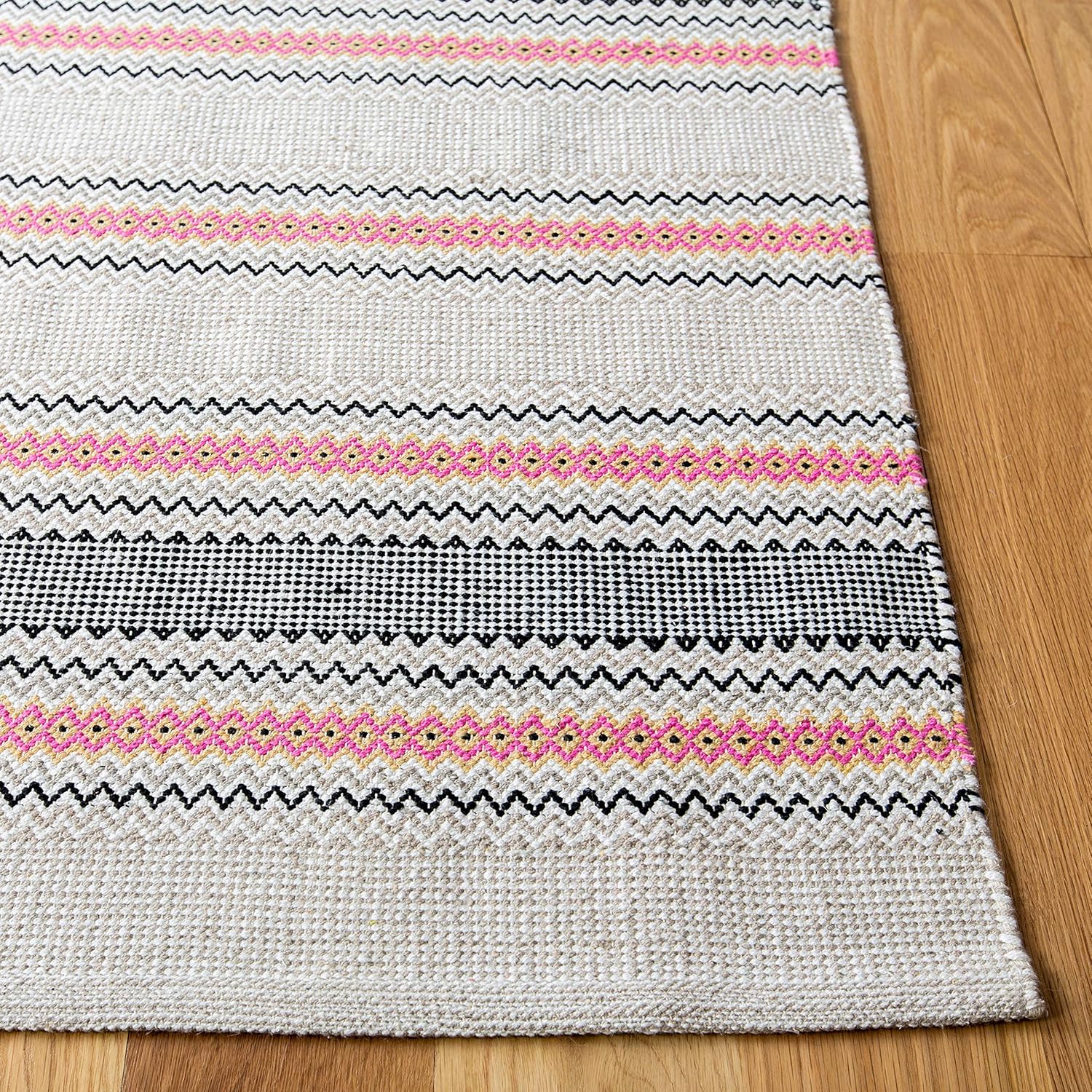 SAFAVIEH Montauk Collection Runner Rug - 2'3" x 8', Pink & Beige, Handmade Stripe Cotton, Ideal for High Traffic Areas in Living Room, Bedroom (MTK536U)
