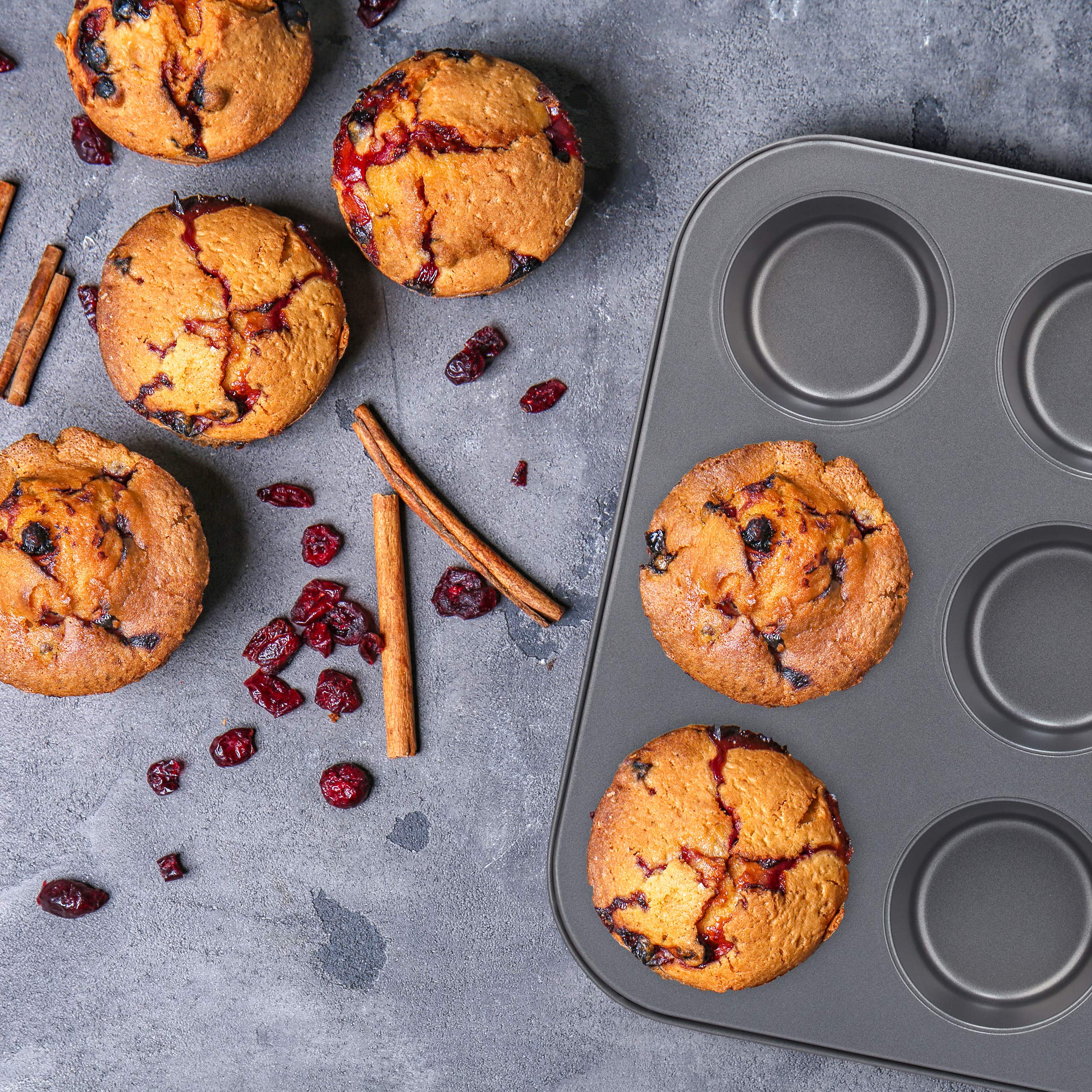 Relaxdays 8 Moldes Magdalenas, Bandejas para 12 Muffins y Cupcakes, Antiadherentes, Acero al Carbono, 6,5cm Ø, Gris