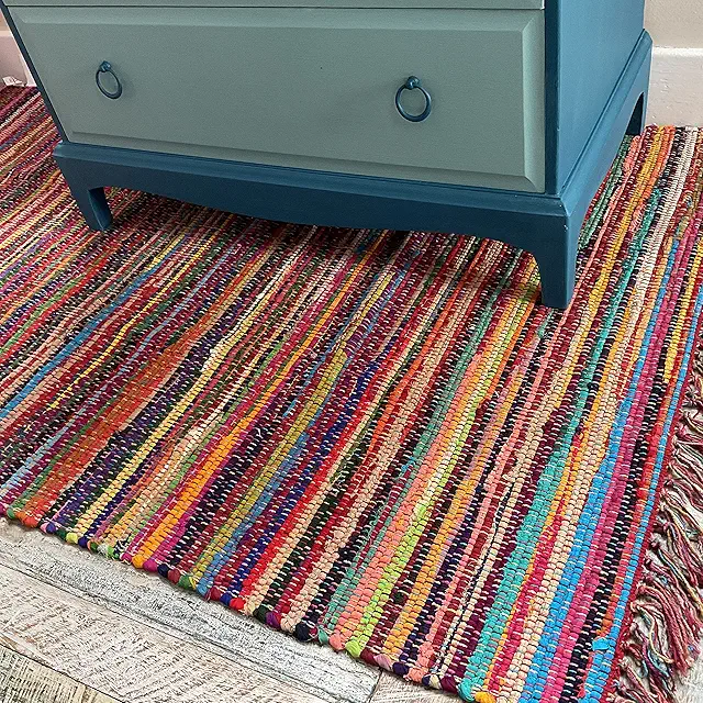 Tapis coloré festif à franges tissé main avec tissus recyclés - 60x90 cm