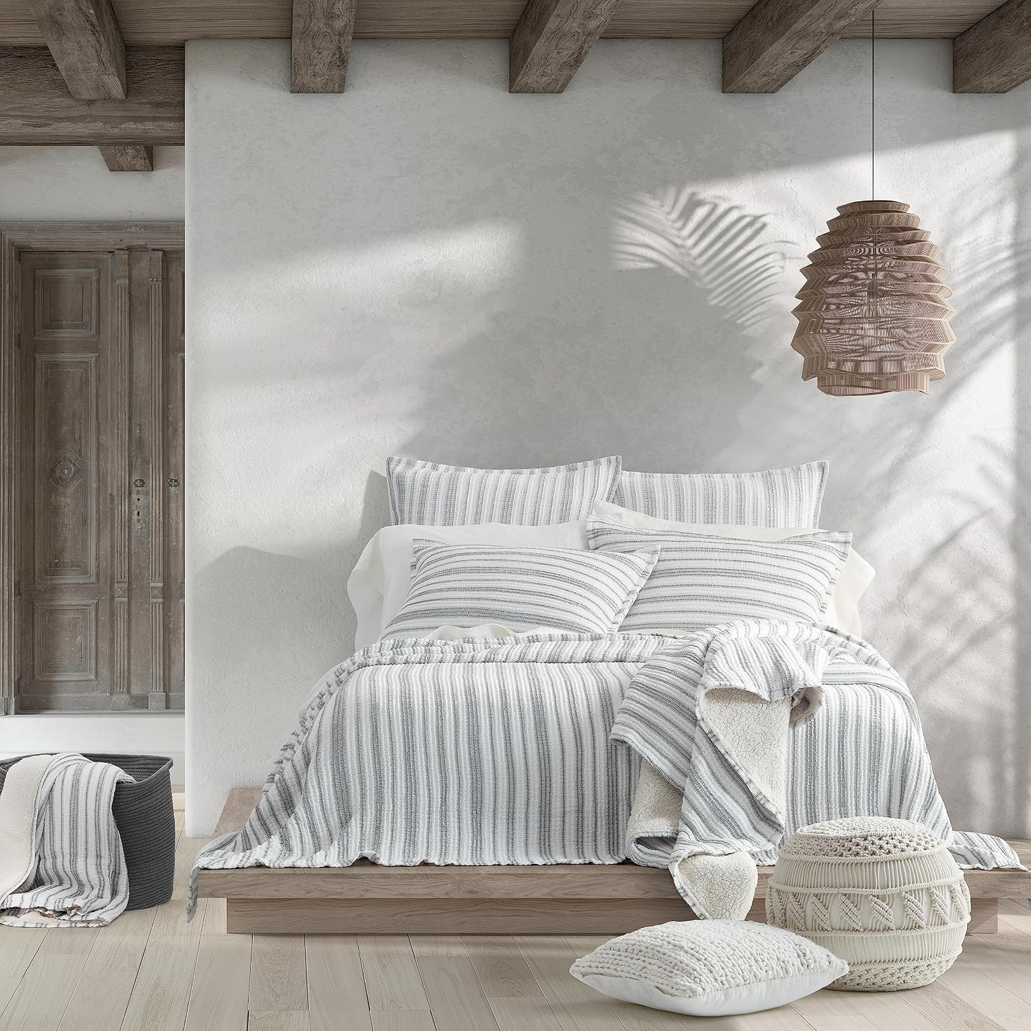 Five Queens Court Crystal Cove Cal King Coverlet, White, 108X94