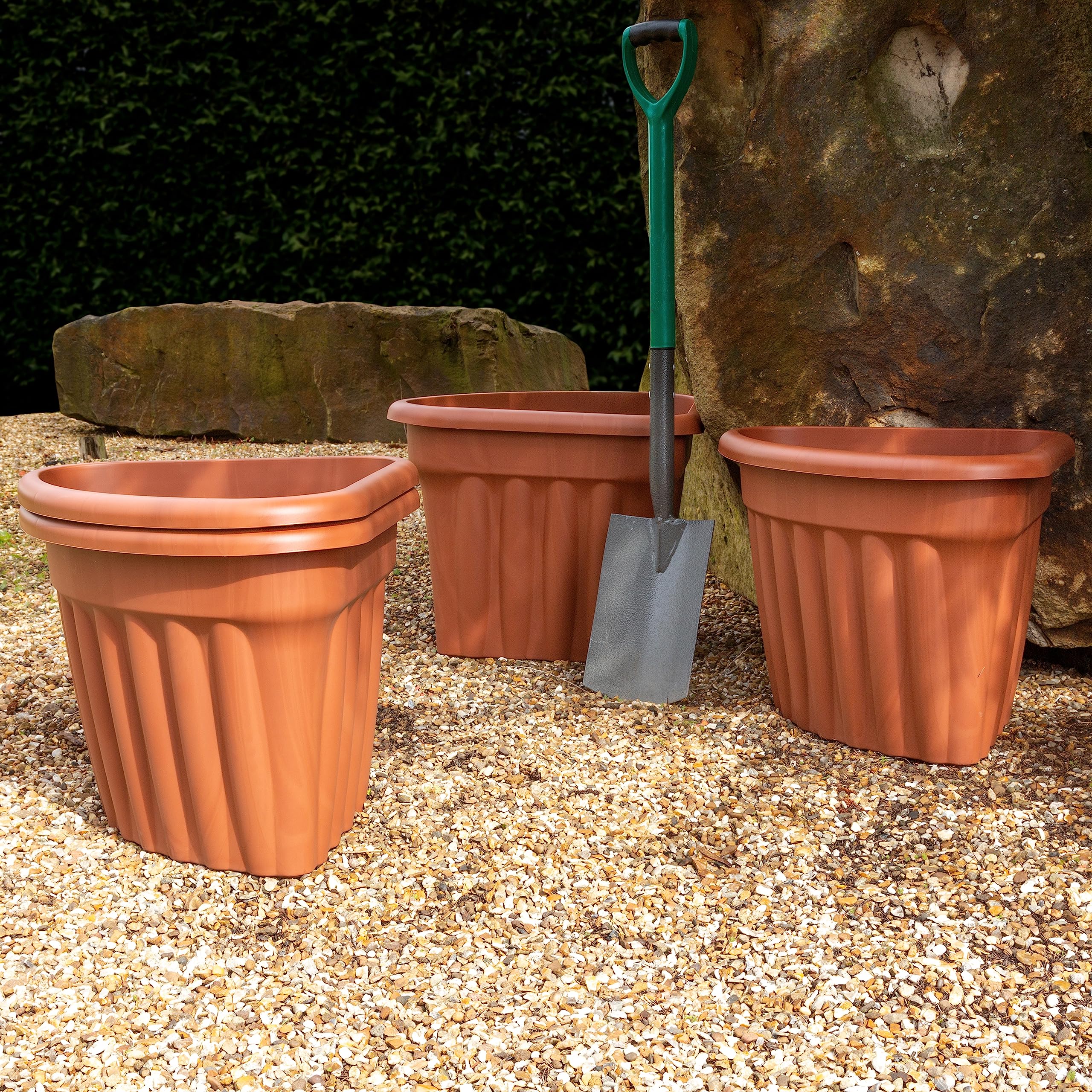 Wham Vista 4 x 49cm Corner Plastic Garden Planters | 100% Recycled Plastic | Weather Resistant & Lightweight | Indoor & Outdoor Use | Drainage in UK - Terracotta