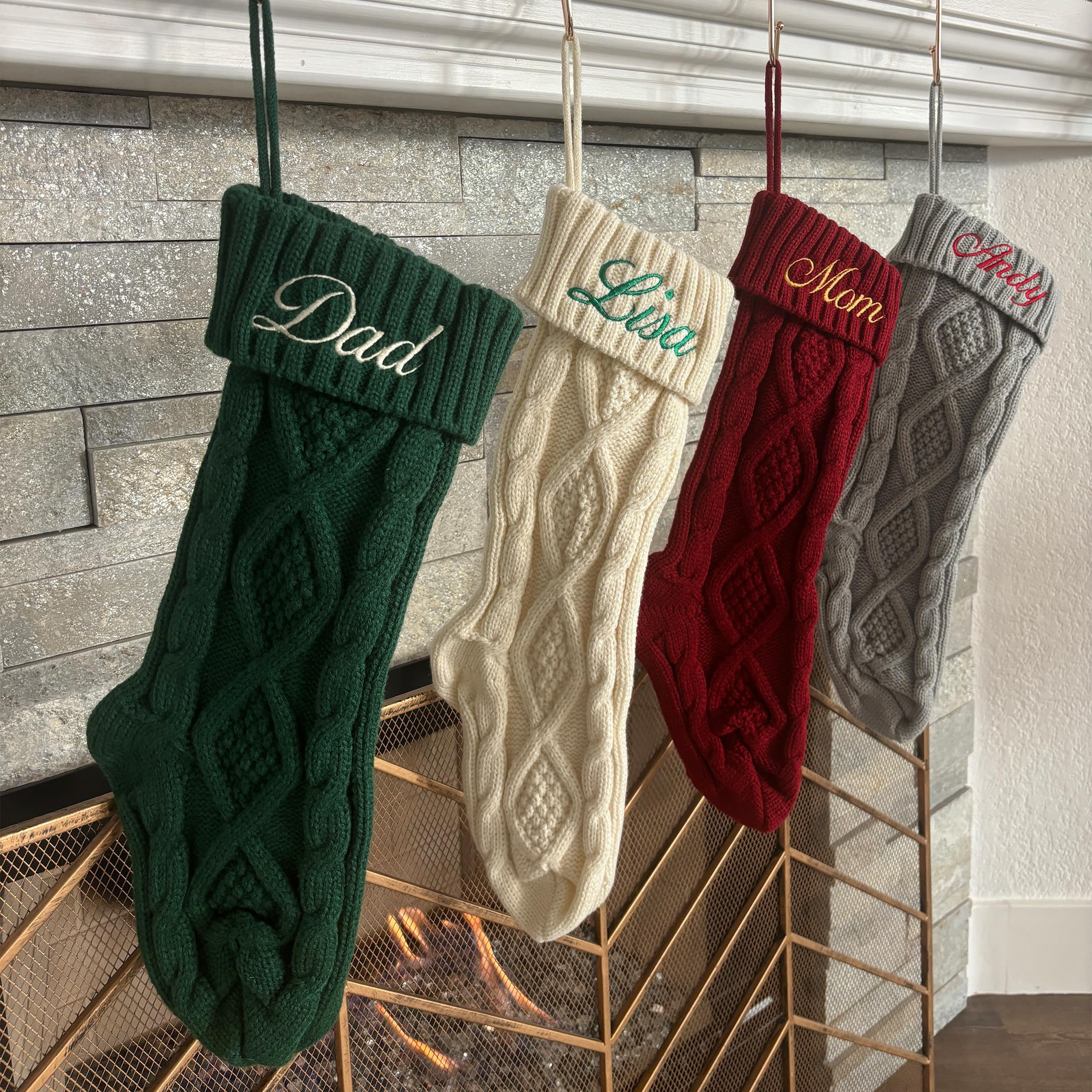 Medias de Navidad de punto personalizadas, nombre bordado a medida, verde, rojo, marfil, casa de campo, chimenea, para decoración familiar, regalo de Navidad 2023, paquete de 5