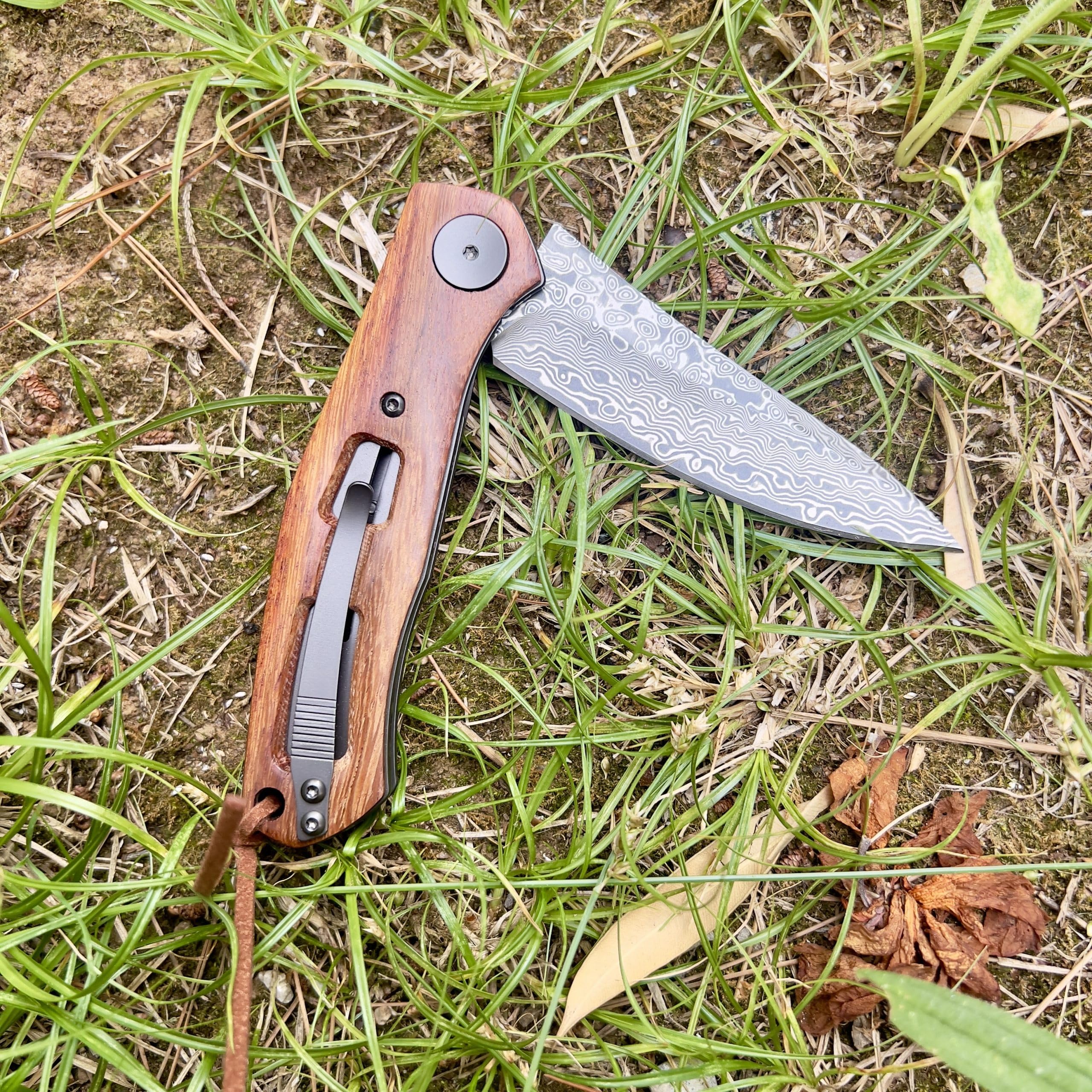 Coltello Pieghevole Tascabile Damasco Lusso Acciaio 67 Strati VG10 Damasco Lama Affilata Manico Legno Collezione Regalo Festa Padre Uomo EDC Pesca Caccia Clip Linerlock Artigianato Suminagash