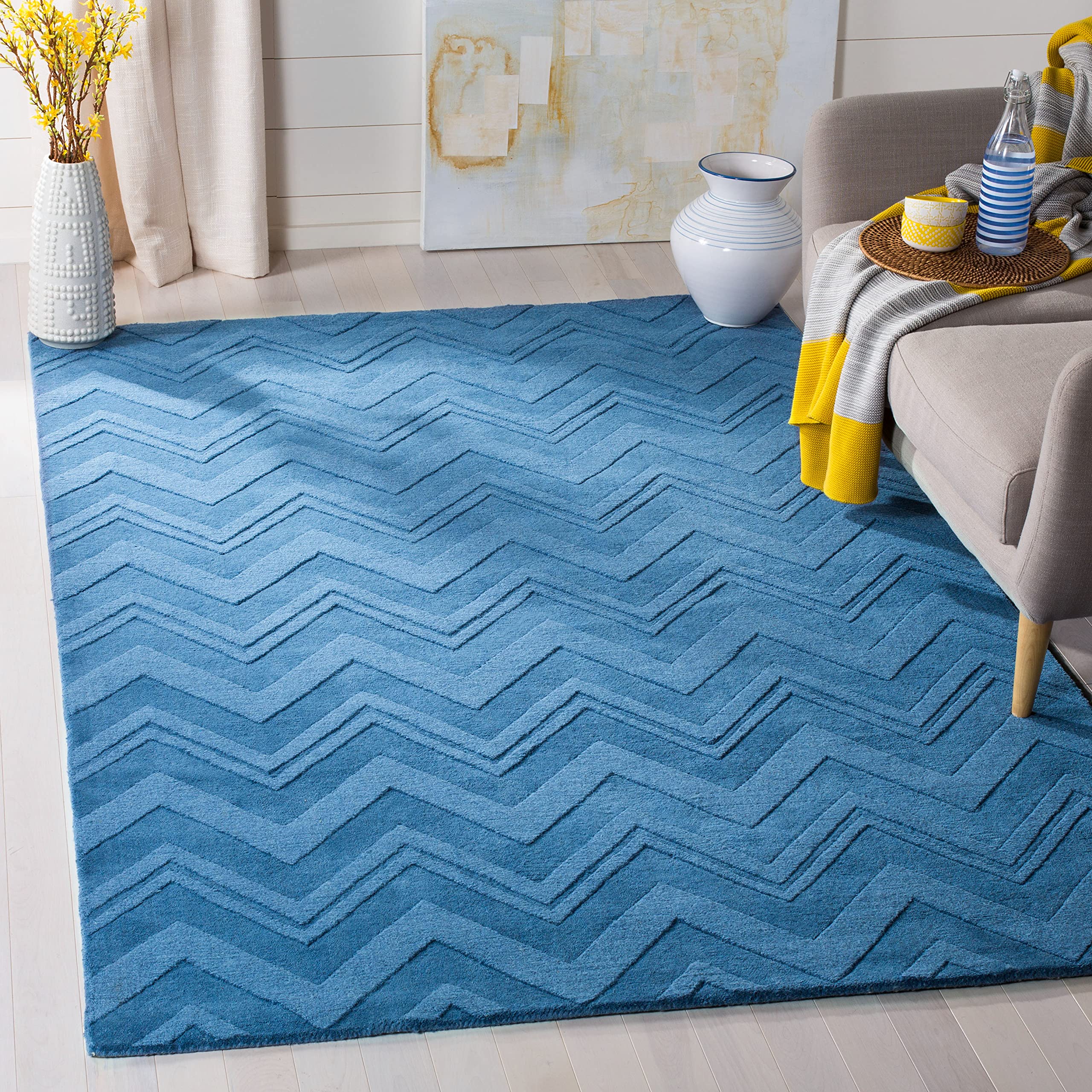 SAFAVIEH Impressions Collection Accent Rug - 4' x 6', Blue, Handmade Wool, Ideal for High Traffic Areas in Entryway, Living Room, Bedroom (IM398D)