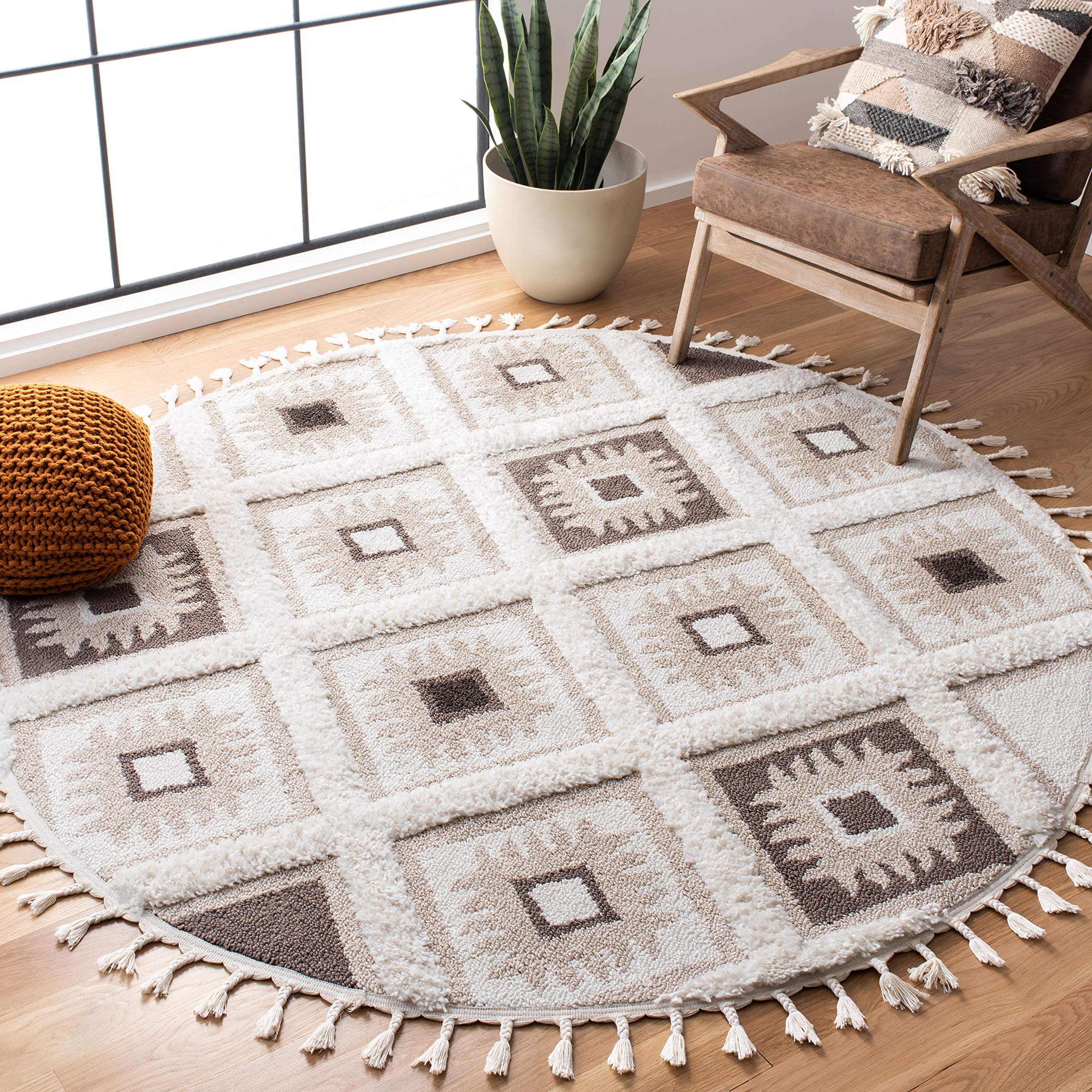 SAFAVIEH Moroccan Tassel Shag Collection Area Rug - 6'7" Round, Ivory & Brown, Boho Design, Non-Shedding & Easy Care, 2-inch Thick Ideal for High