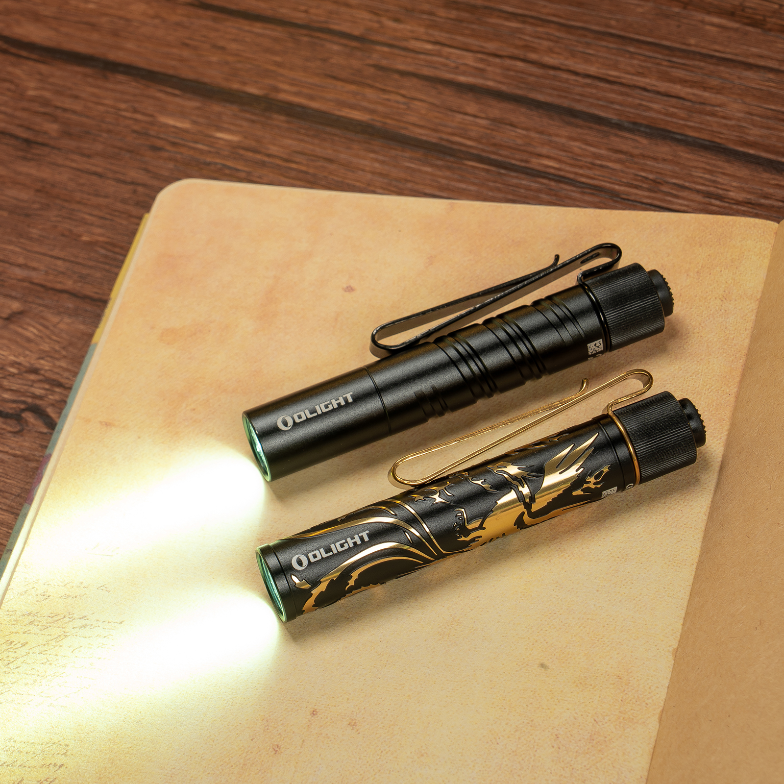 OLIGHT I3T 2 EOS Mini 200-Lumen Pocket Flashlight with Dual