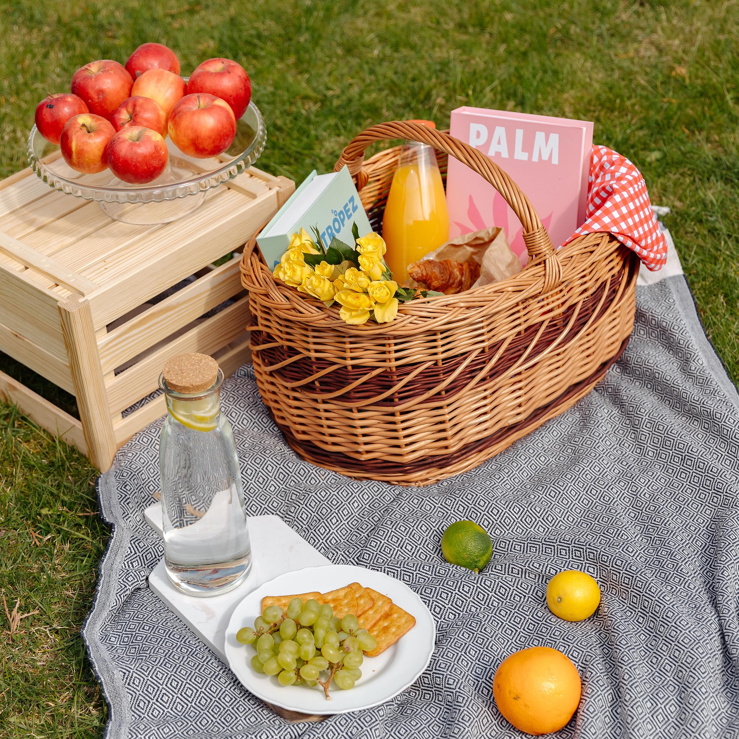 Creative Home Cesta de Mimbre Grande con Asa y Trenza | 52x35x36 cm (+/- 1 cm) Ligera | para Compra Regalo Picnic Plantas Decoración | Tejida a Mano | Marrón Natural | Multiuso, Práctica y Duradera