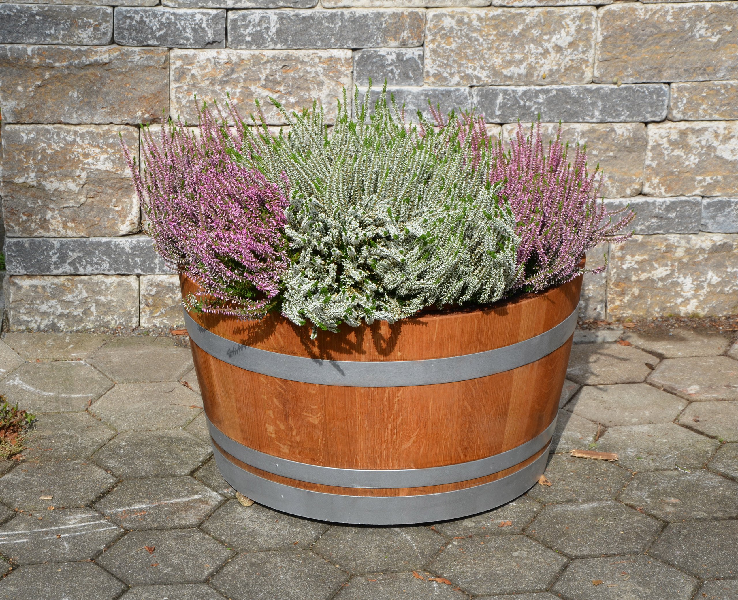 Temesso Demi-tonneau de vin, tonneau en bois de chêne poli et huilé comme parterre d'herbes, jardinière ou étang (1/2)