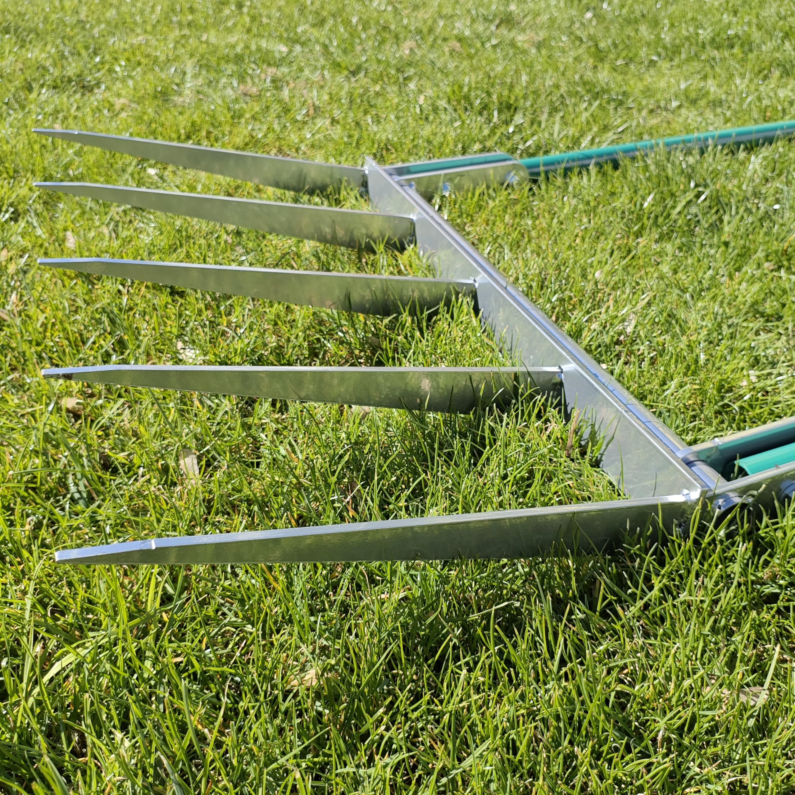 Forcella professionale Broadfork Forke – ideale per allentare e riordinare profondamente – Larghezza di lavoro 50 cm – Lunghezza denti 30 cm