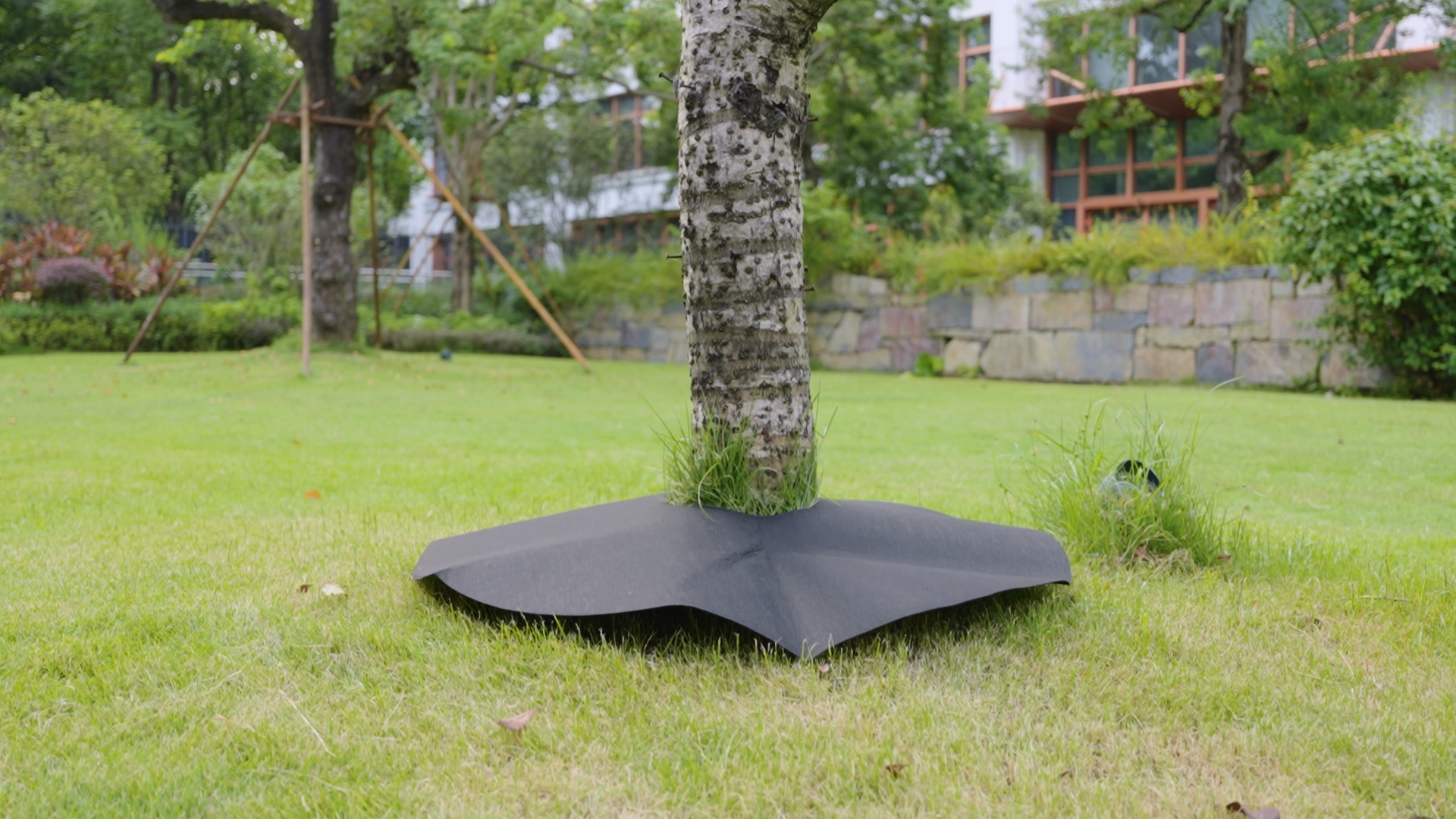 Amazon.com : Shimeyao 16 Pcs 32. 2 Inch Non Woven Tree Mulch Ring
