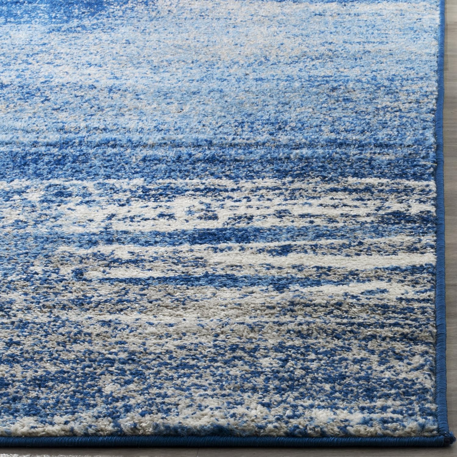SAFAVIEH Adirondack Collection Accent Rug - 2'6" x 4', Silver & Blue, Modern Abstract Design, Non-Shedding & Easy Care, Ideal for High Traffic Areas in Entryway, Living Room, Bedroom (ADR112F)